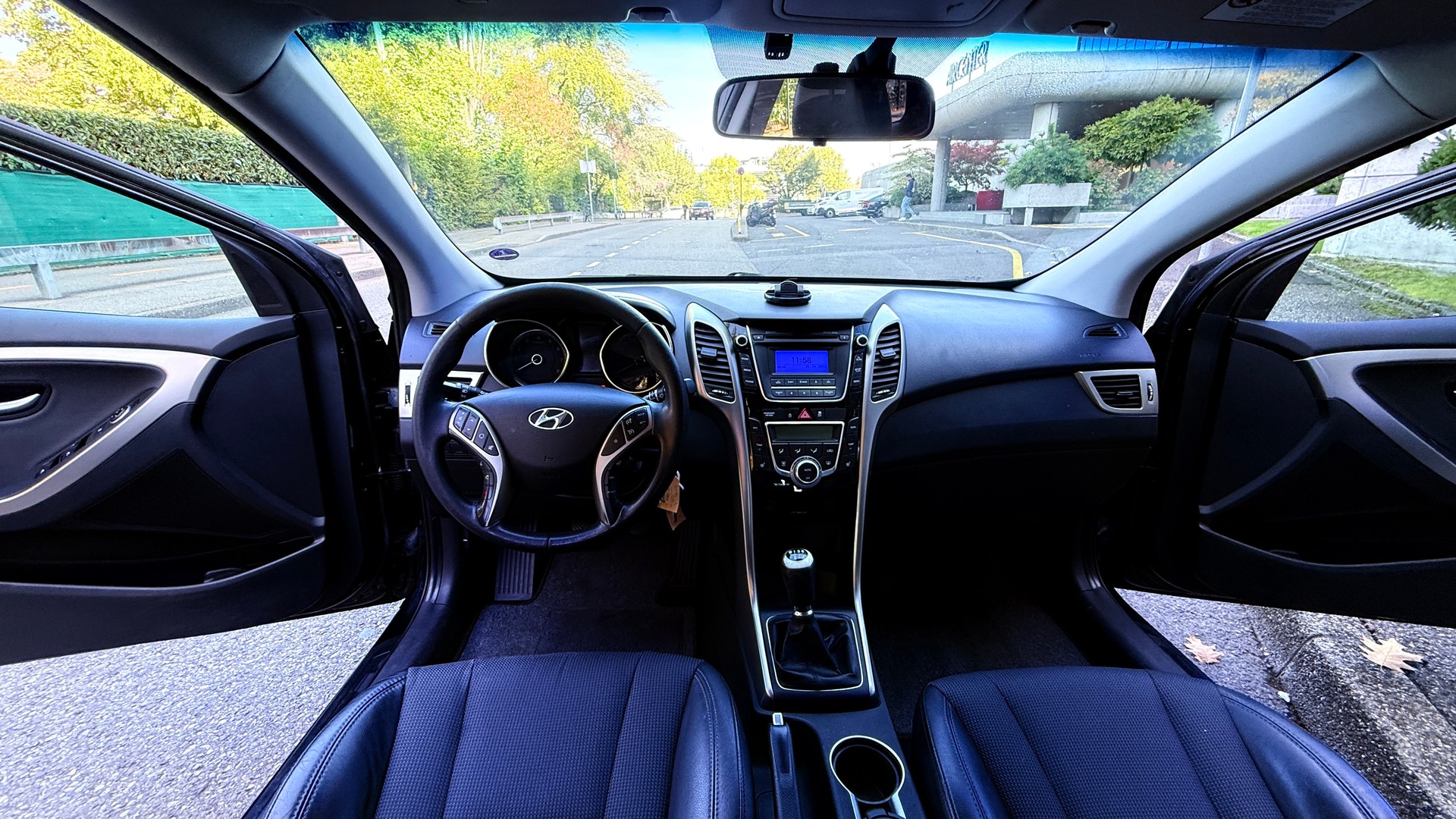HYUNDAI i30 Wagon 1.6 GDI Style-image-8