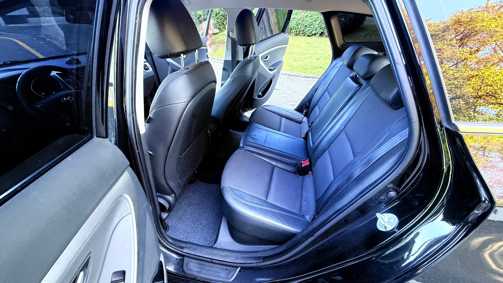 HYUNDAI i30 Wagon 1.6 GDI Style-image-11