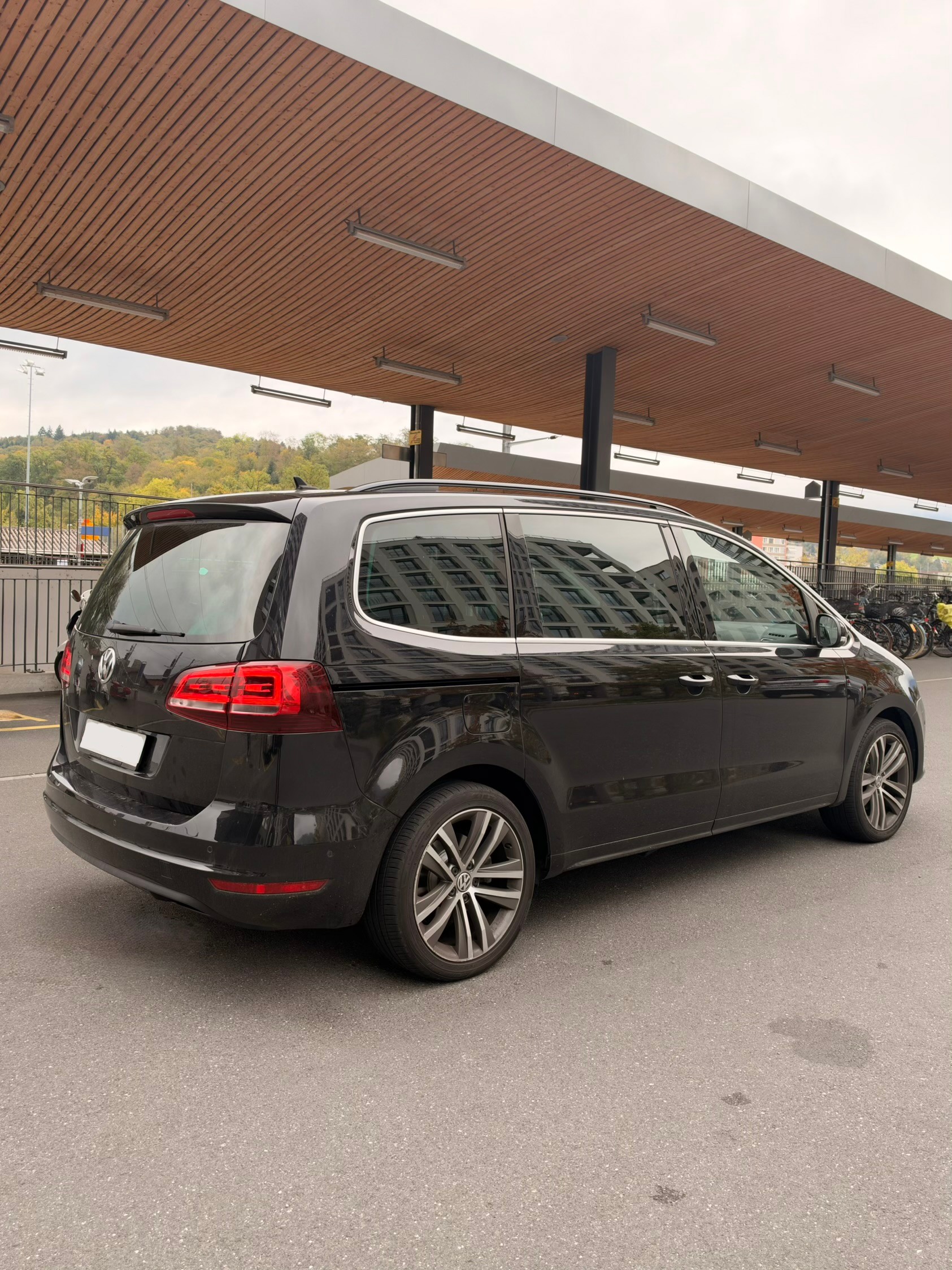 VW Sharan 2.0 TDI 4Motion-image-5