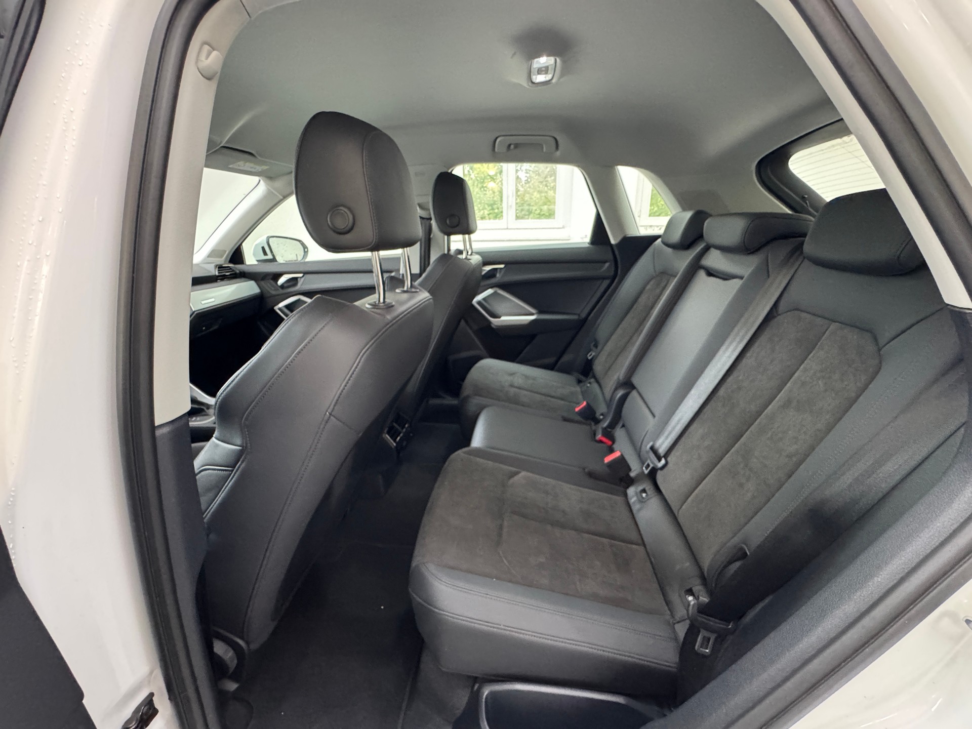 AUDI Q3 35 TDI S line quattro S-tronic **360Grad-Kamera**Garantie 12 Monate**-image-9