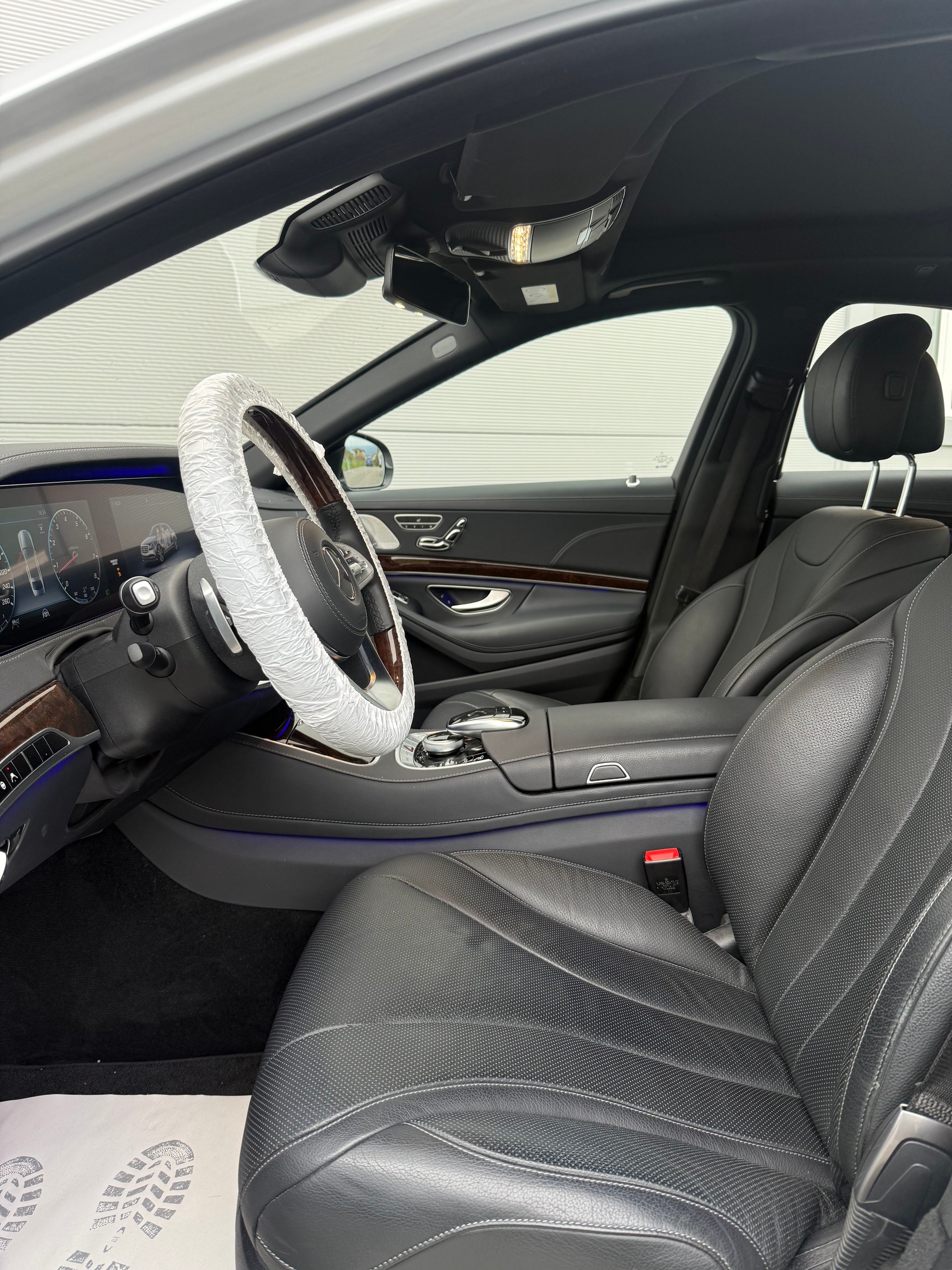 MERCEDES-BENZ S 560 4Matic 9G-Tronic-image-4