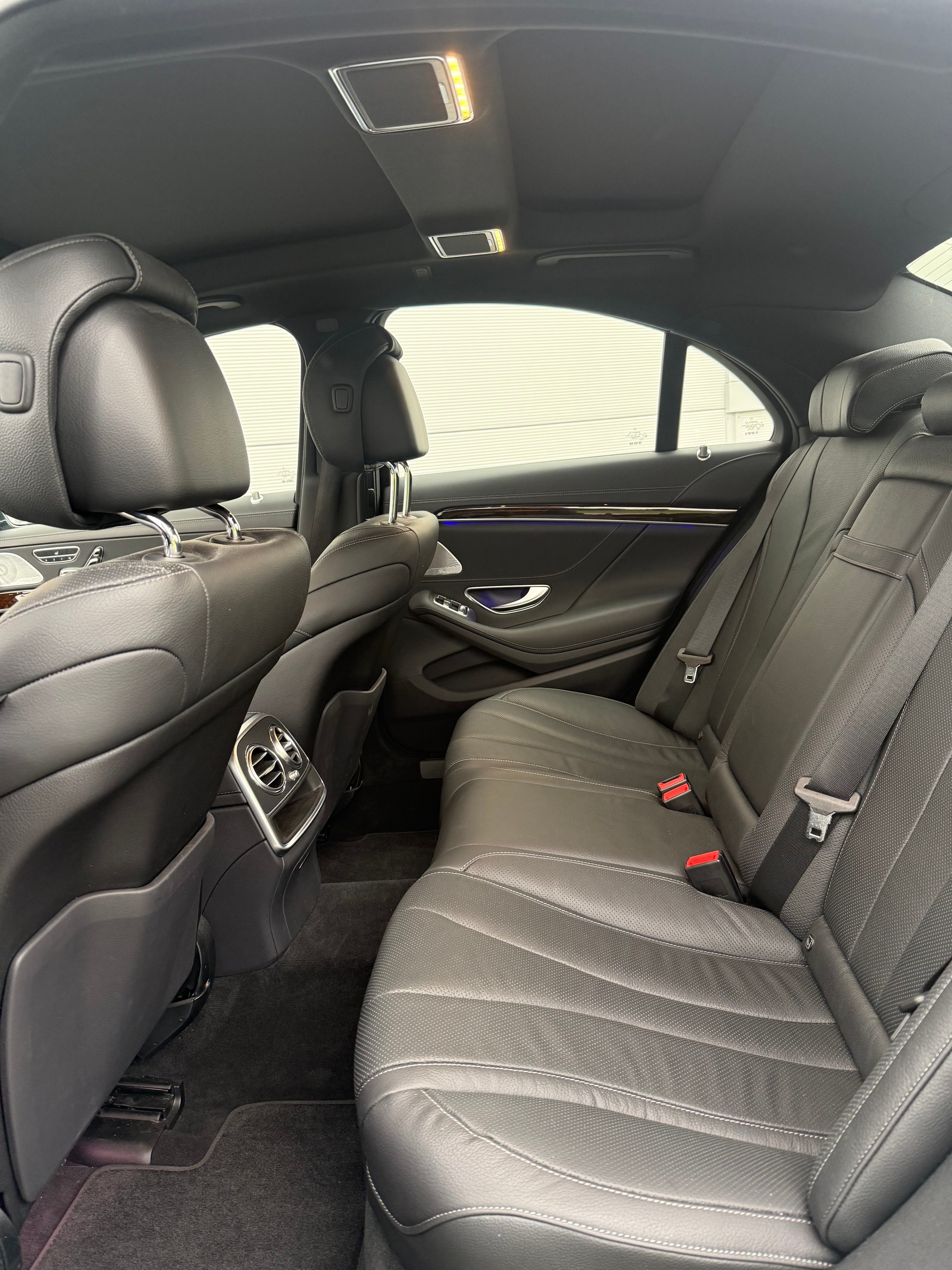 MERCEDES-BENZ S 560 4Matic 9G-Tronic-image-8