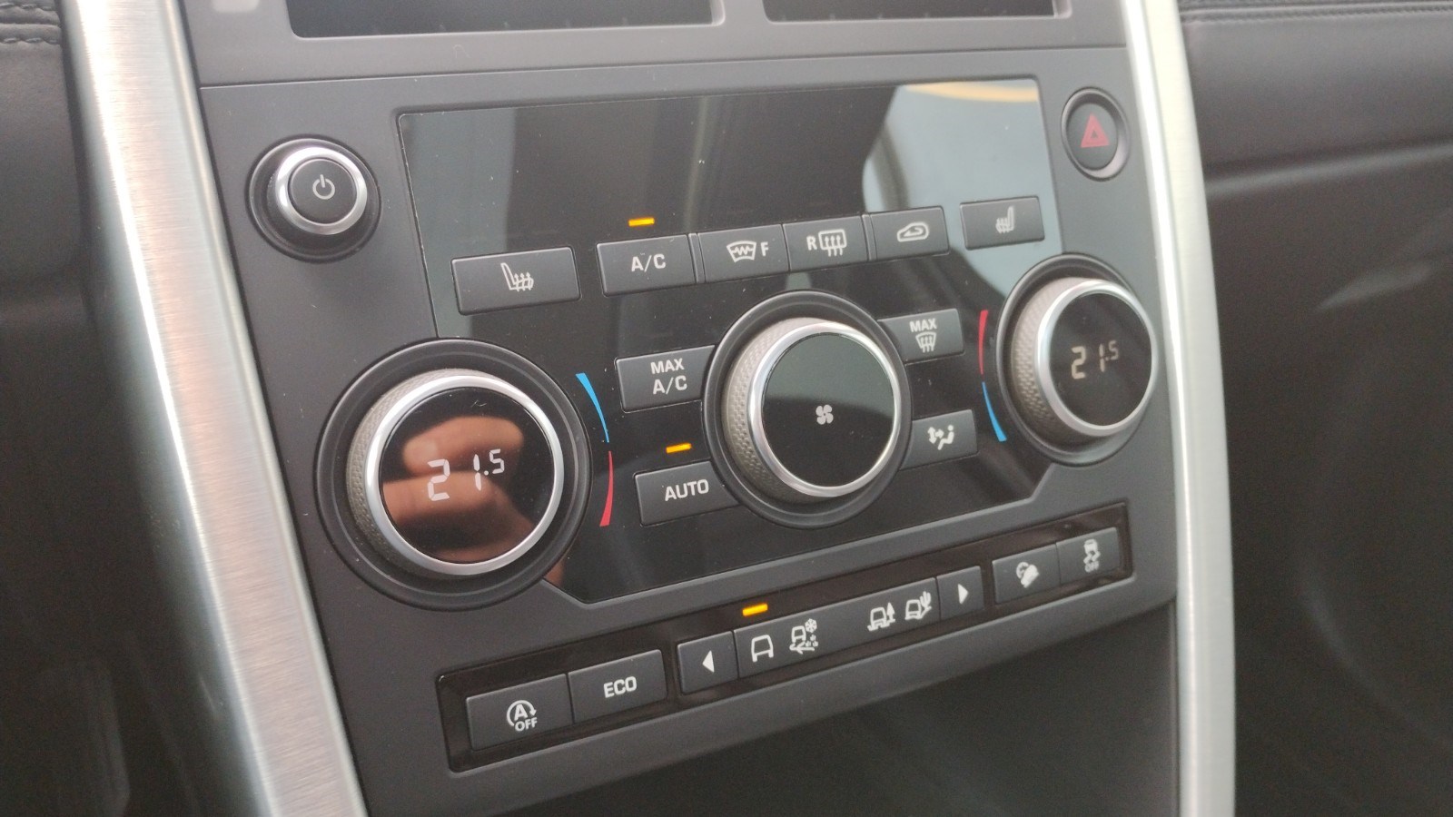 LAND ROVER Discovery Sport 2.0 SD4 SE AT9-image-12
