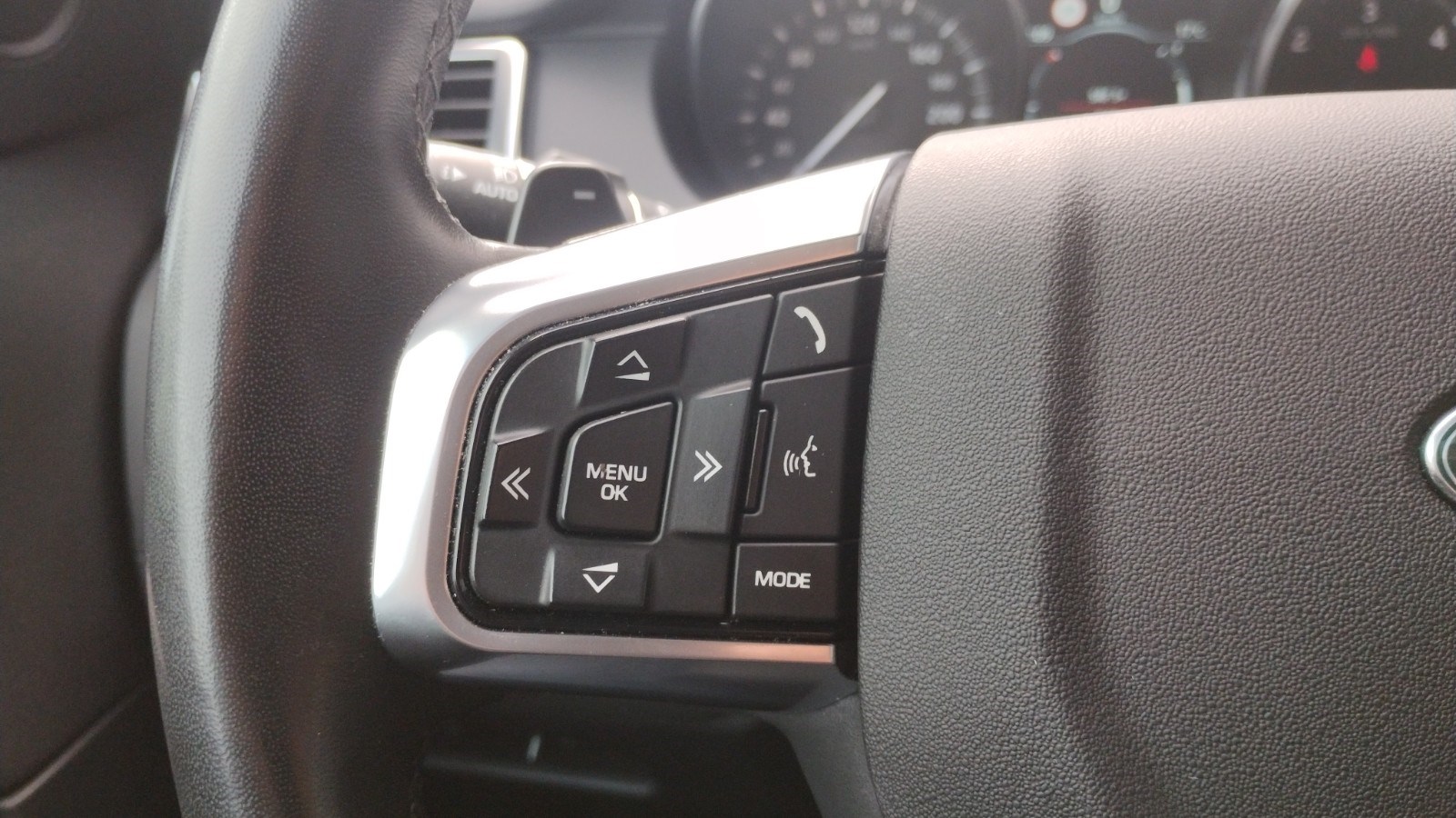 LAND ROVER Discovery Sport 2.0 SD4 SE AT9-image-14