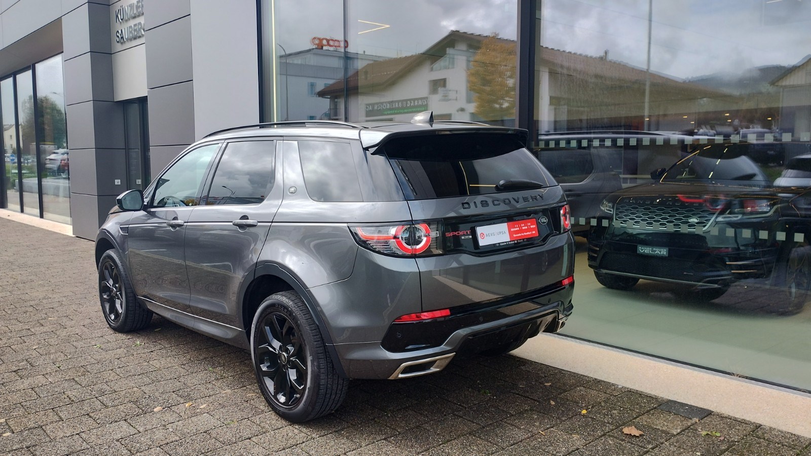 LAND ROVER Discovery Sport 2.0 SD4 SE AT9-image-17