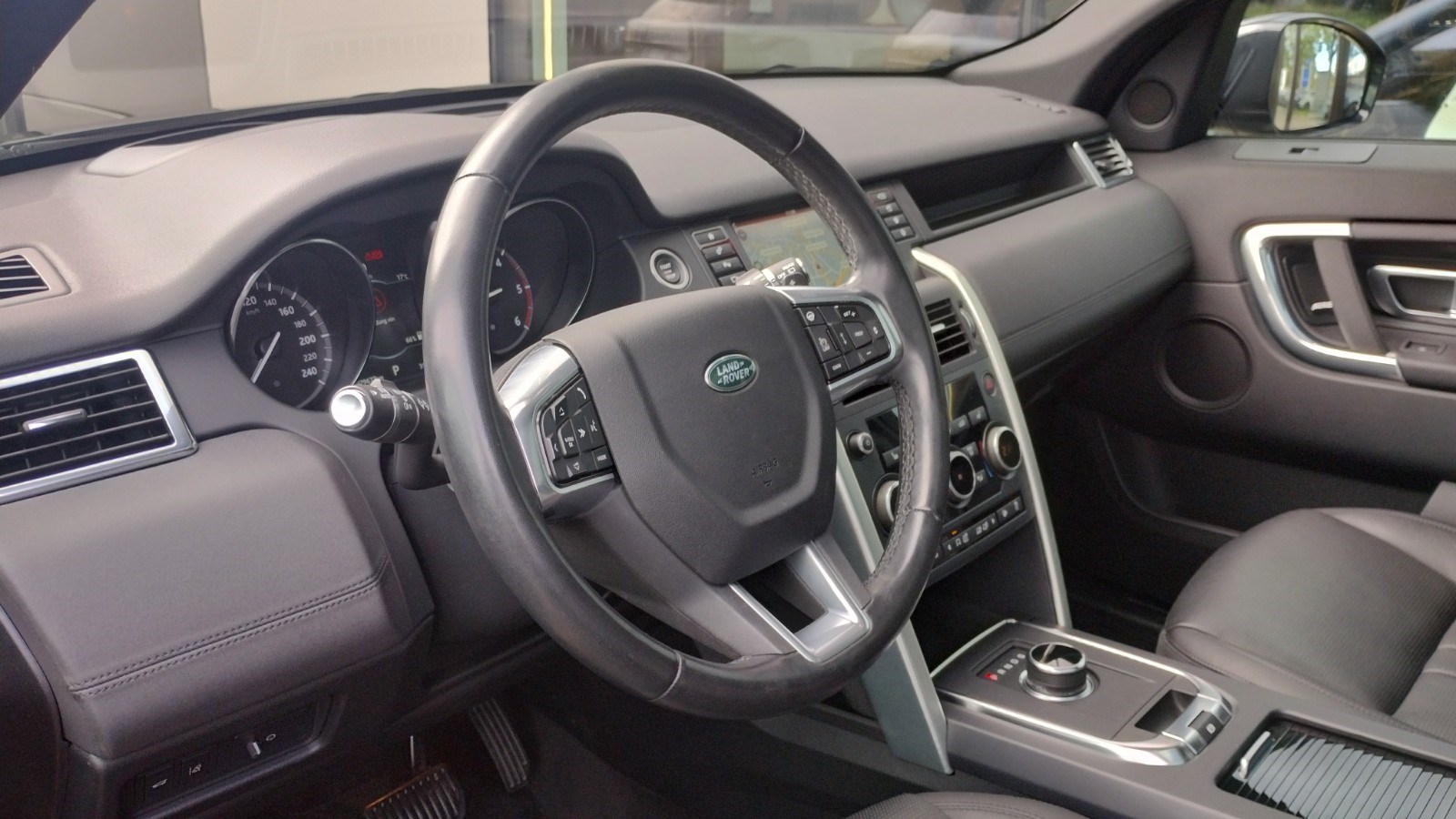 LAND ROVER Discovery Sport 2.0 SD4 SE AT9-image-5