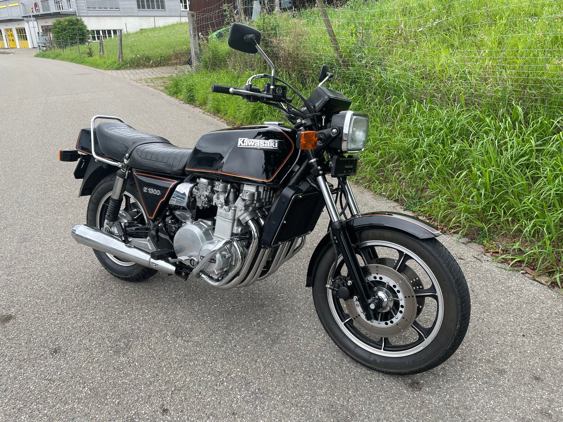 KAWASAKI Z 1300-image-2