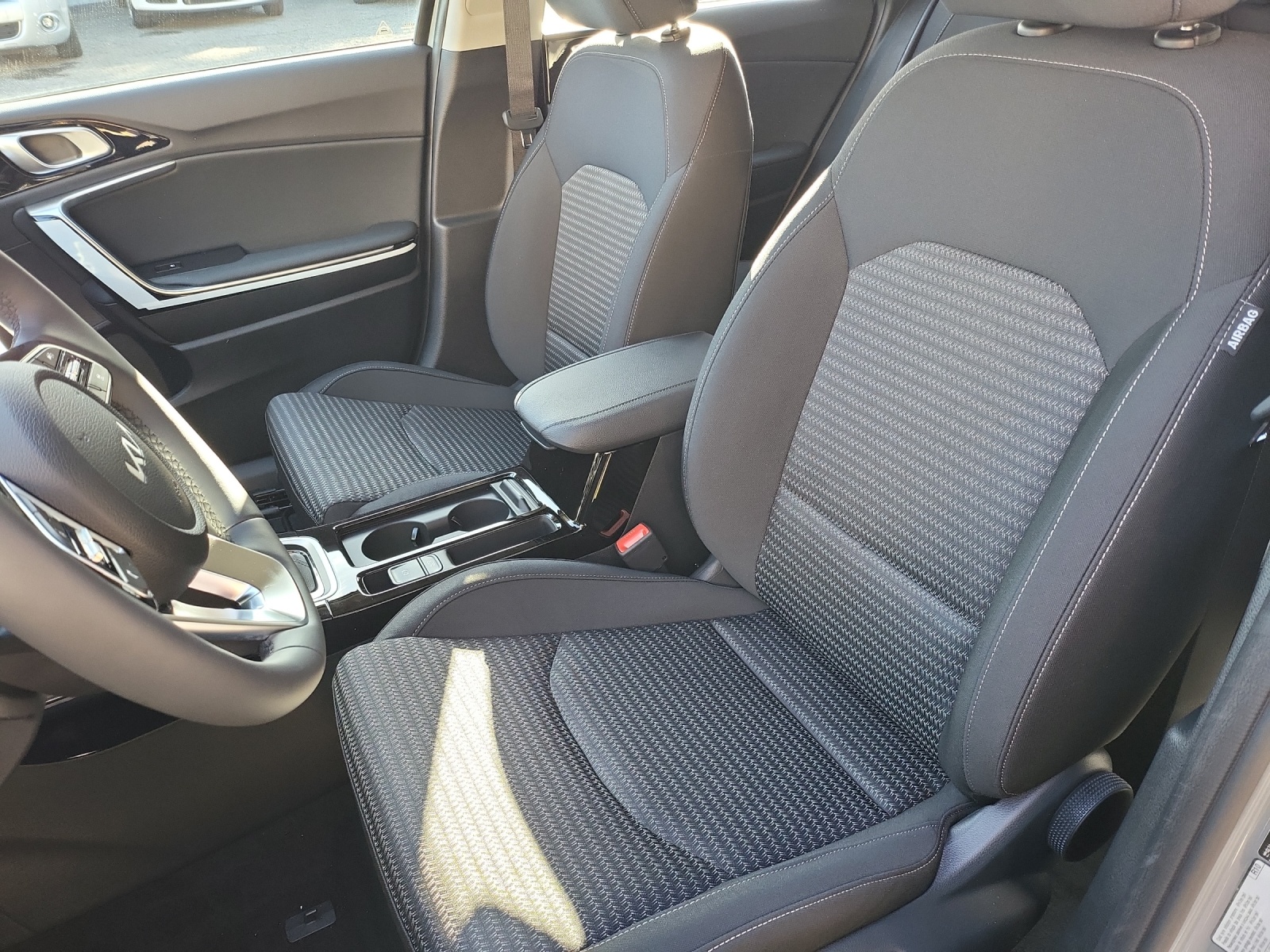 KIA Ceed SW 1.6 GDi Plug-in Hybrid Power-image-8