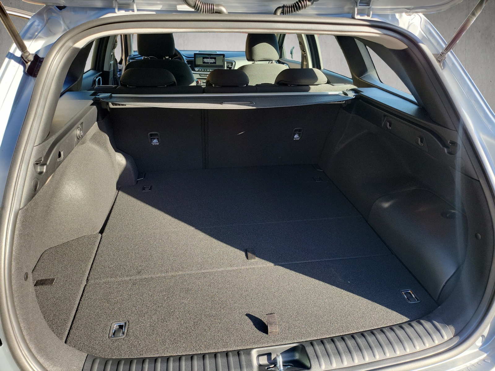 KIA Ceed SW 1.6 GDi Plug-in Hybrid Power-image-11
