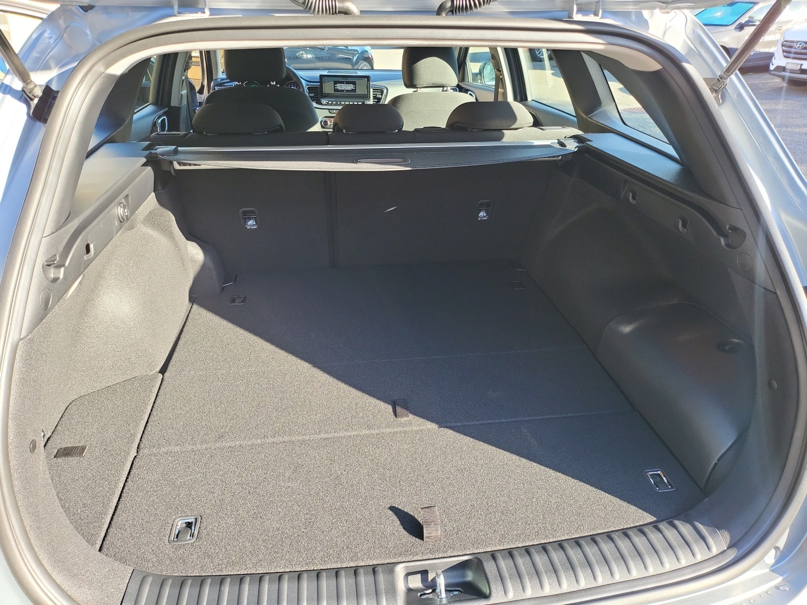 KIA Ceed SW 1.6 GDi Plug-in Hybrid Power-image-10