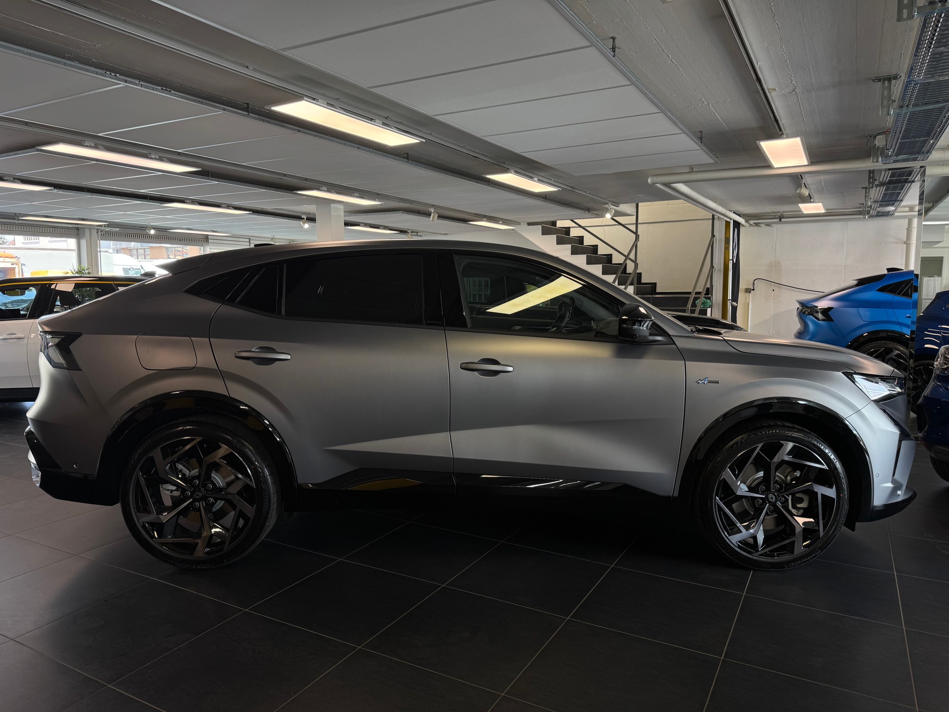 RENAULT RAFALE HYBRID E-TECH Atelier Alpine hyper hybrid E-Tech 4x4 300PS plug-in-image-3