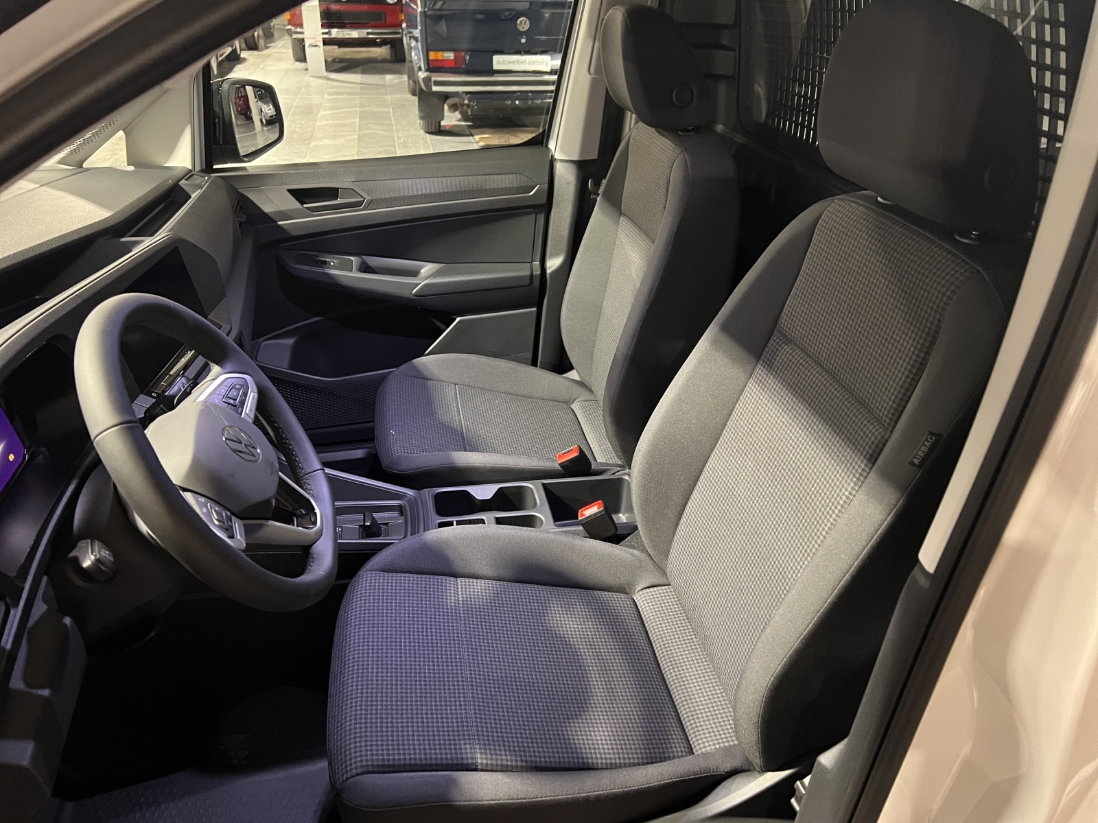 VW Caddy Cargo 2.0TDI DSG-image-6