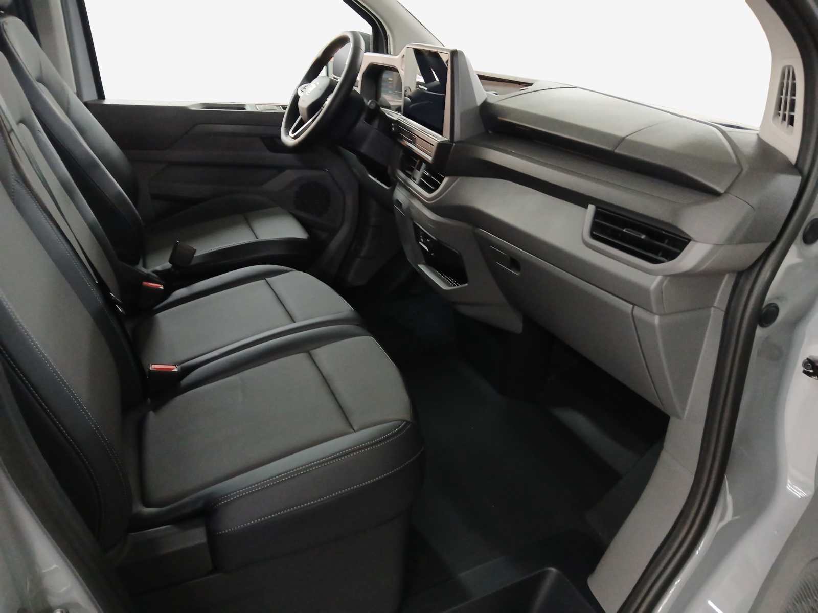 VW Transporter 2.0 TDI Automat-image-13
