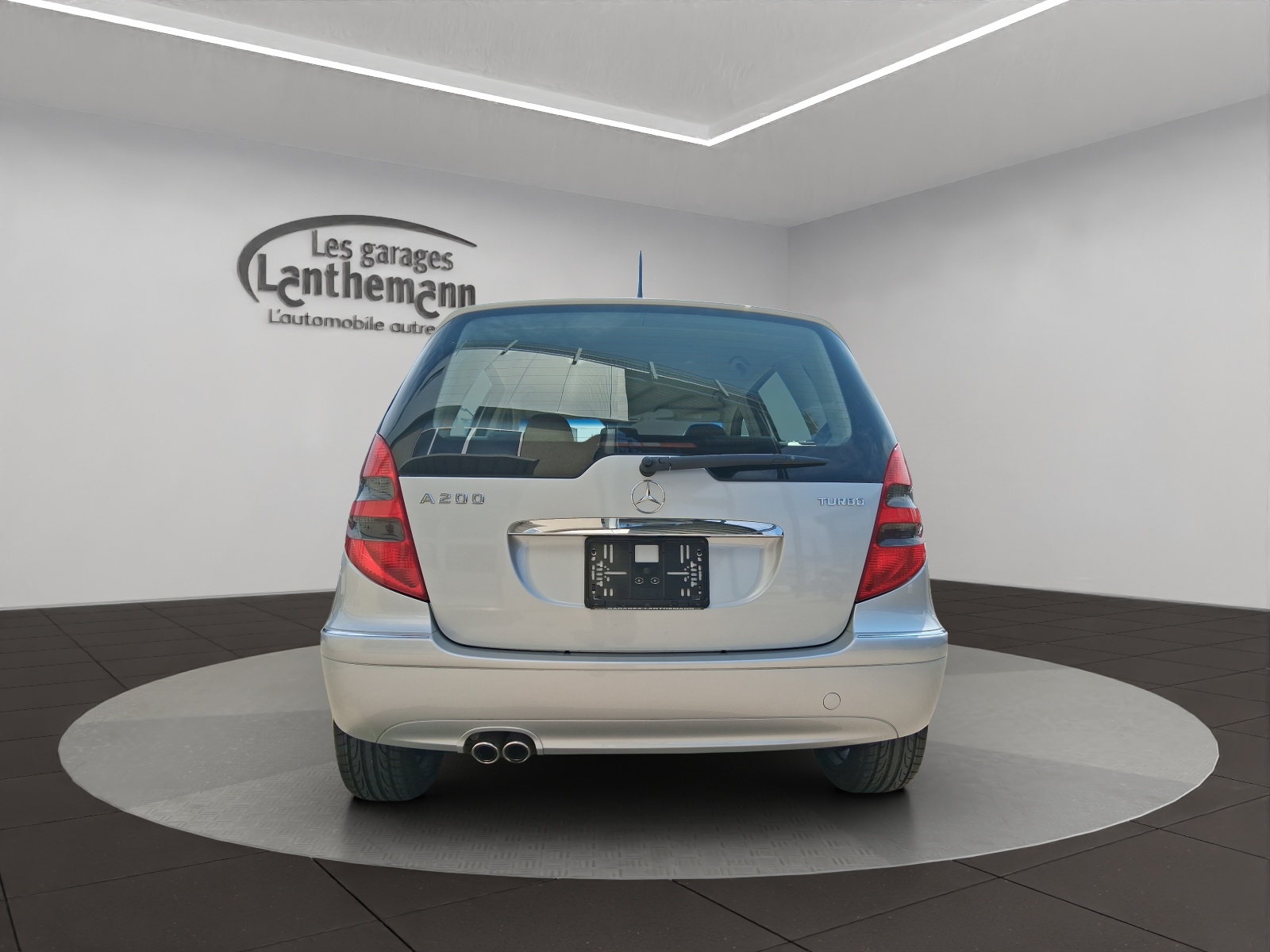 MERCEDES-BENZ A 200 T Avantgarde-image-3