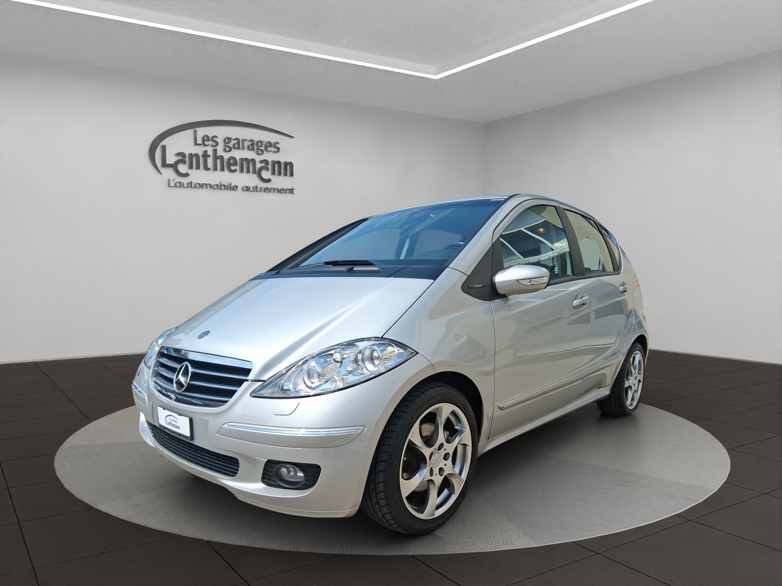MERCEDES-BENZ A 200 T Avantgarde-image-0