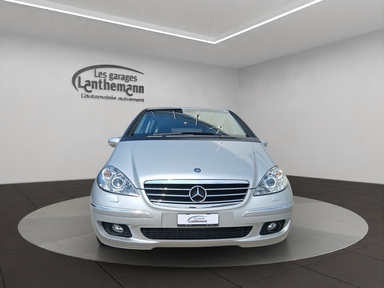 MERCEDES-BENZ A 200 T Avantgarde-image-6