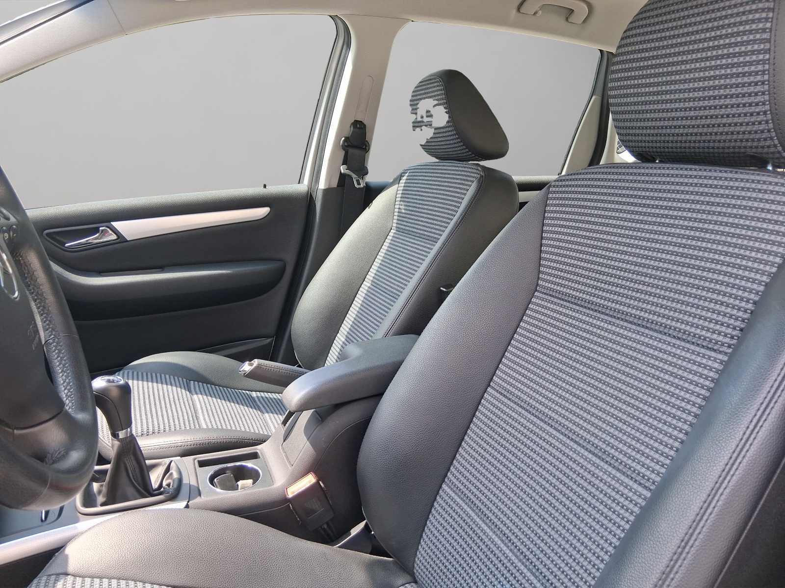 MERCEDES-BENZ A 200 T Avantgarde-image-8