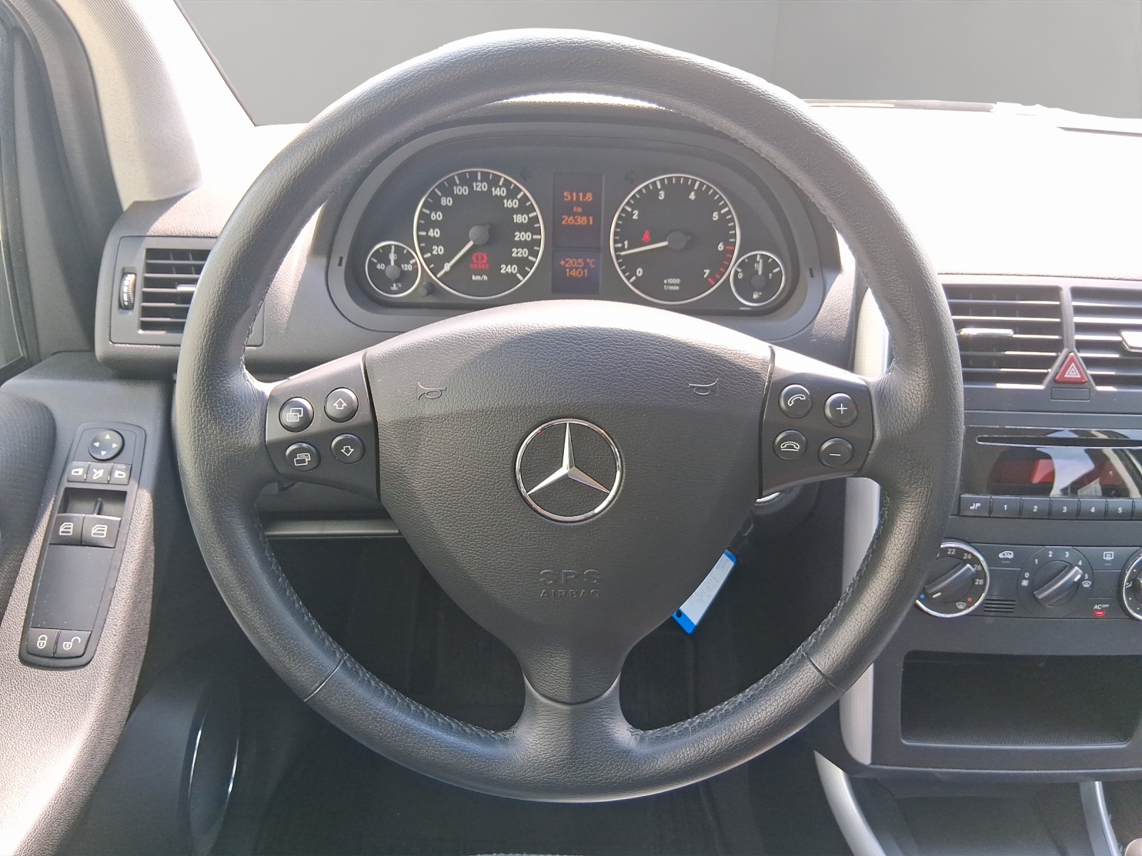 MERCEDES-BENZ A 200 T Avantgarde-image-10