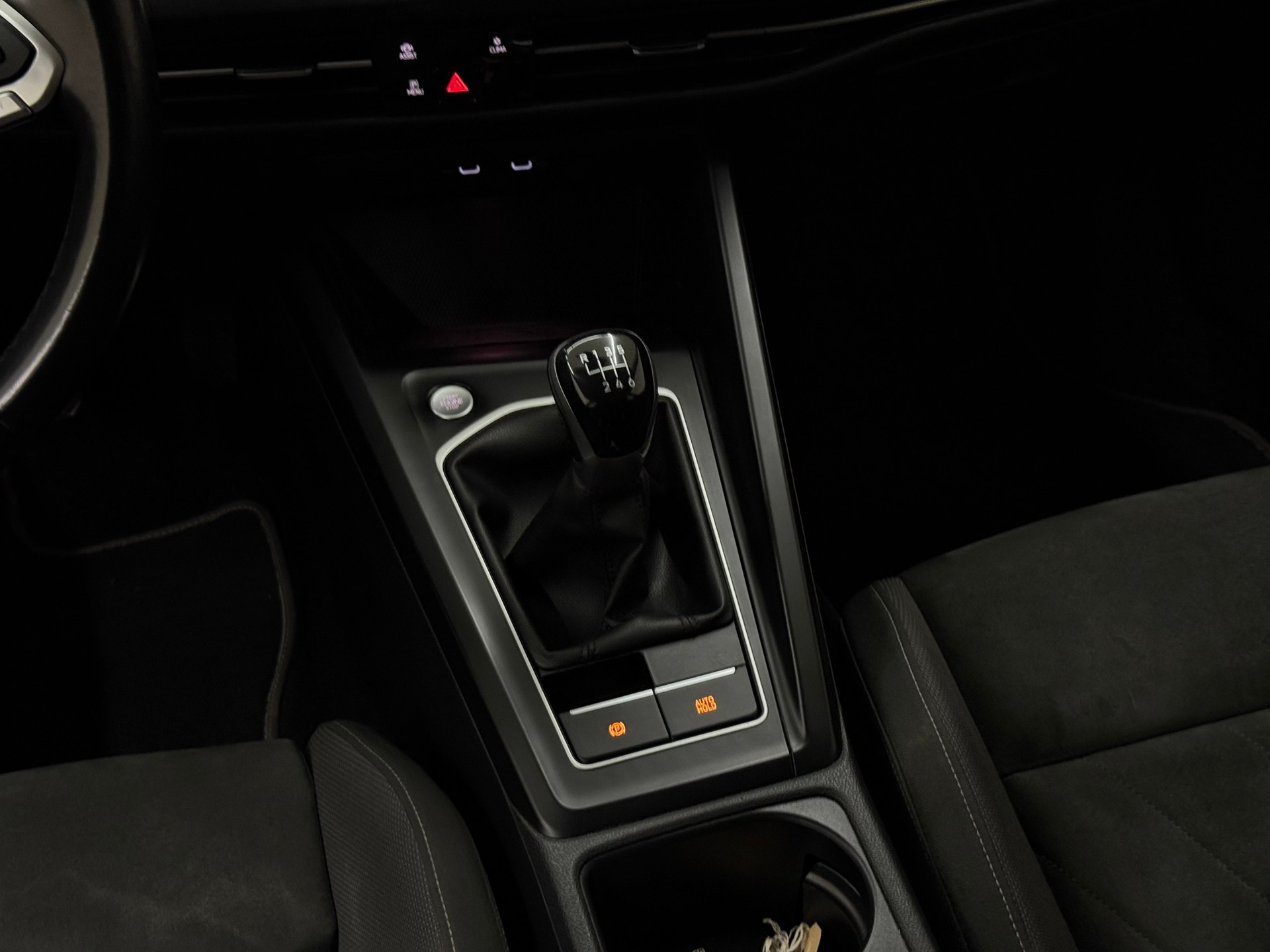 VW Golf 1.5 TSI ACT First Edition-image-12