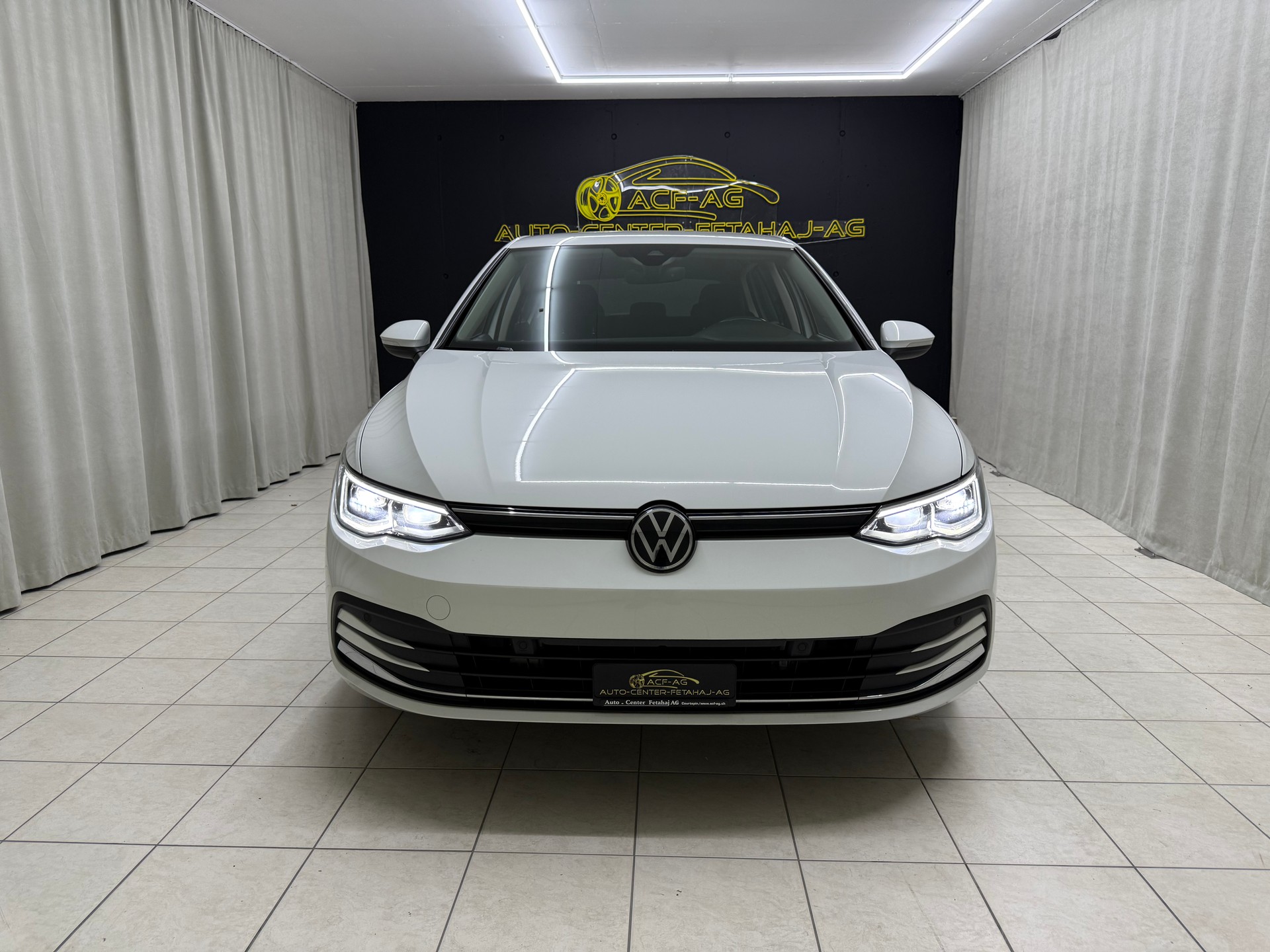 VW Golf 1.5 TSI ACT First Edition-image-1