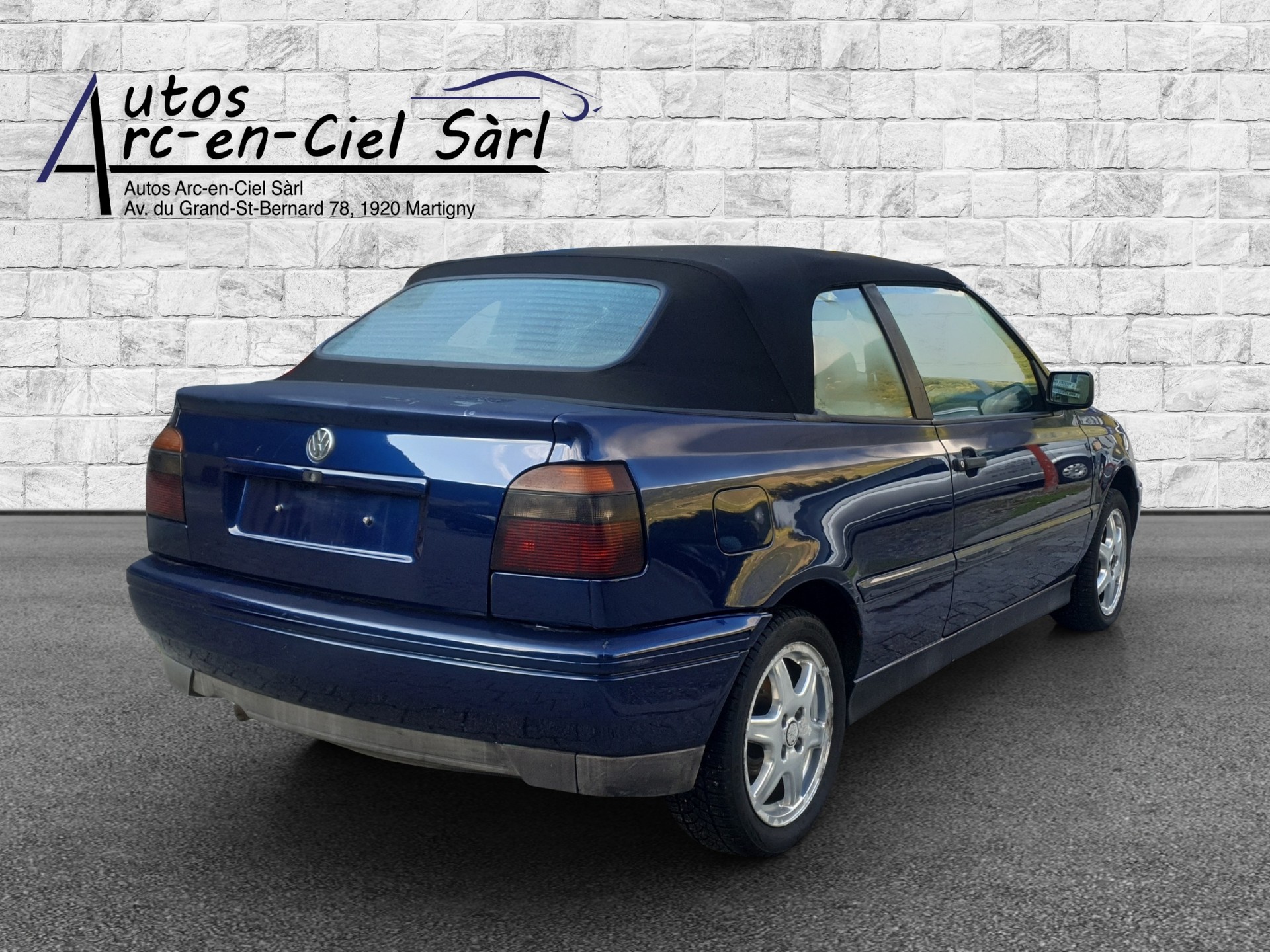 VW Golf Cabriolet 2000 Swiss Classic-image-5