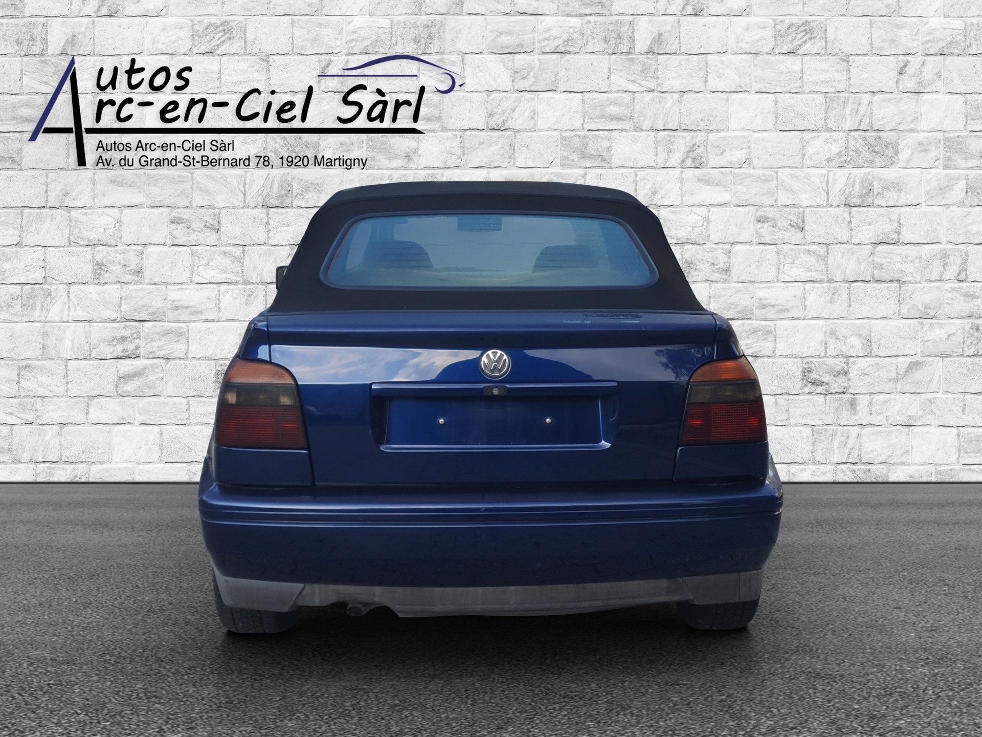 VW Golf Cabriolet 2000 Swiss Classic-image-4
