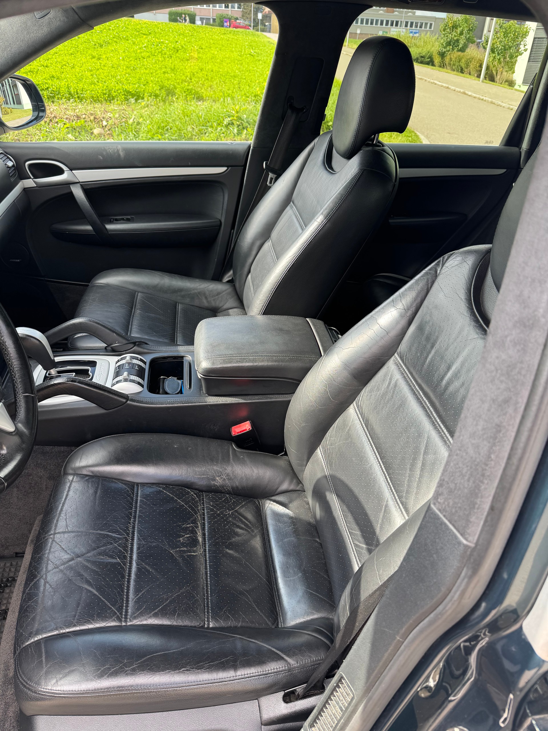 PORSCHE Cayenne Turbo-image-10
