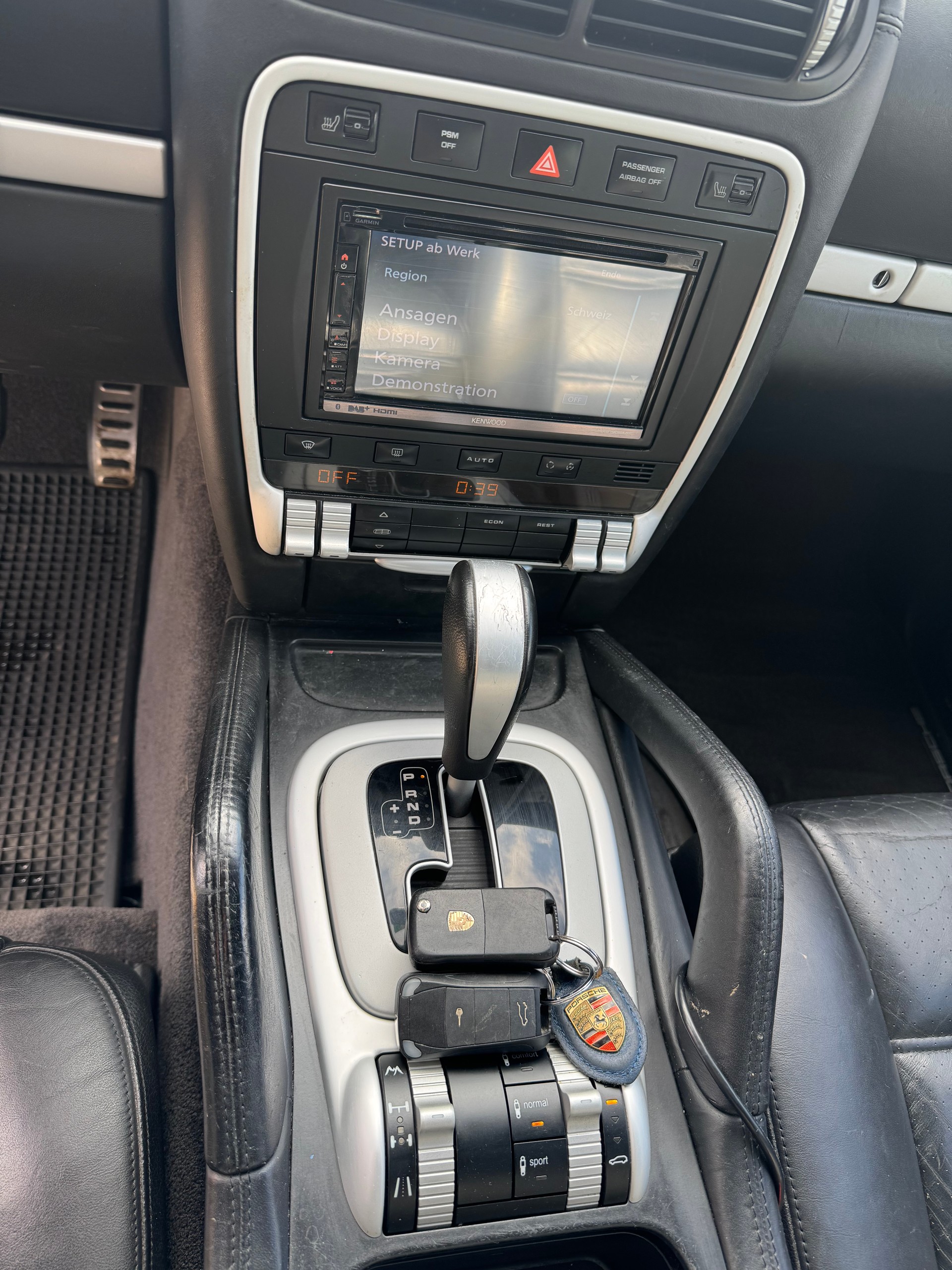 PORSCHE Cayenne Turbo-image-11