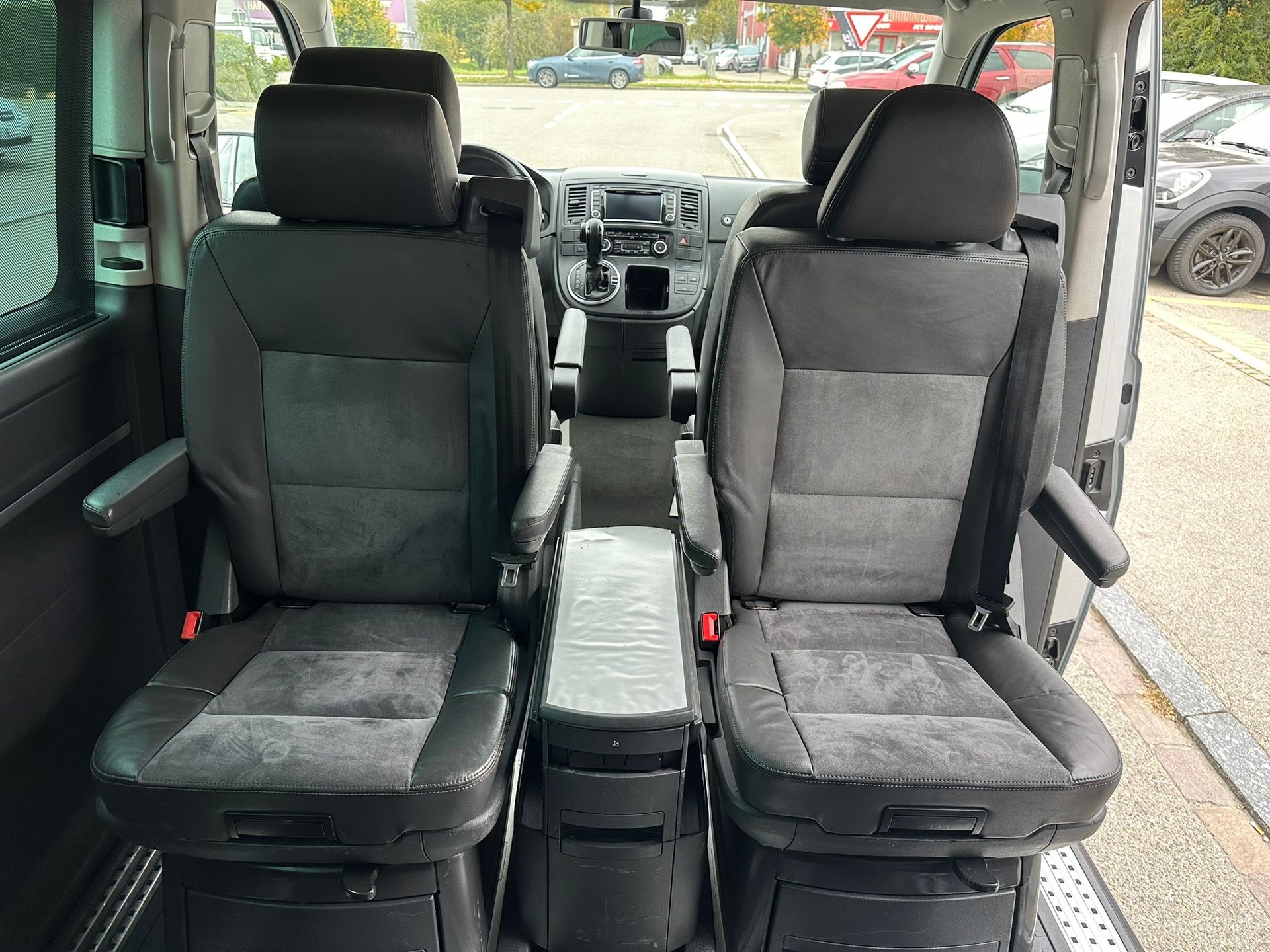 VW T5 Multivan 2.0 Bi-TDI CR Highline 4Motion DSG-image-10