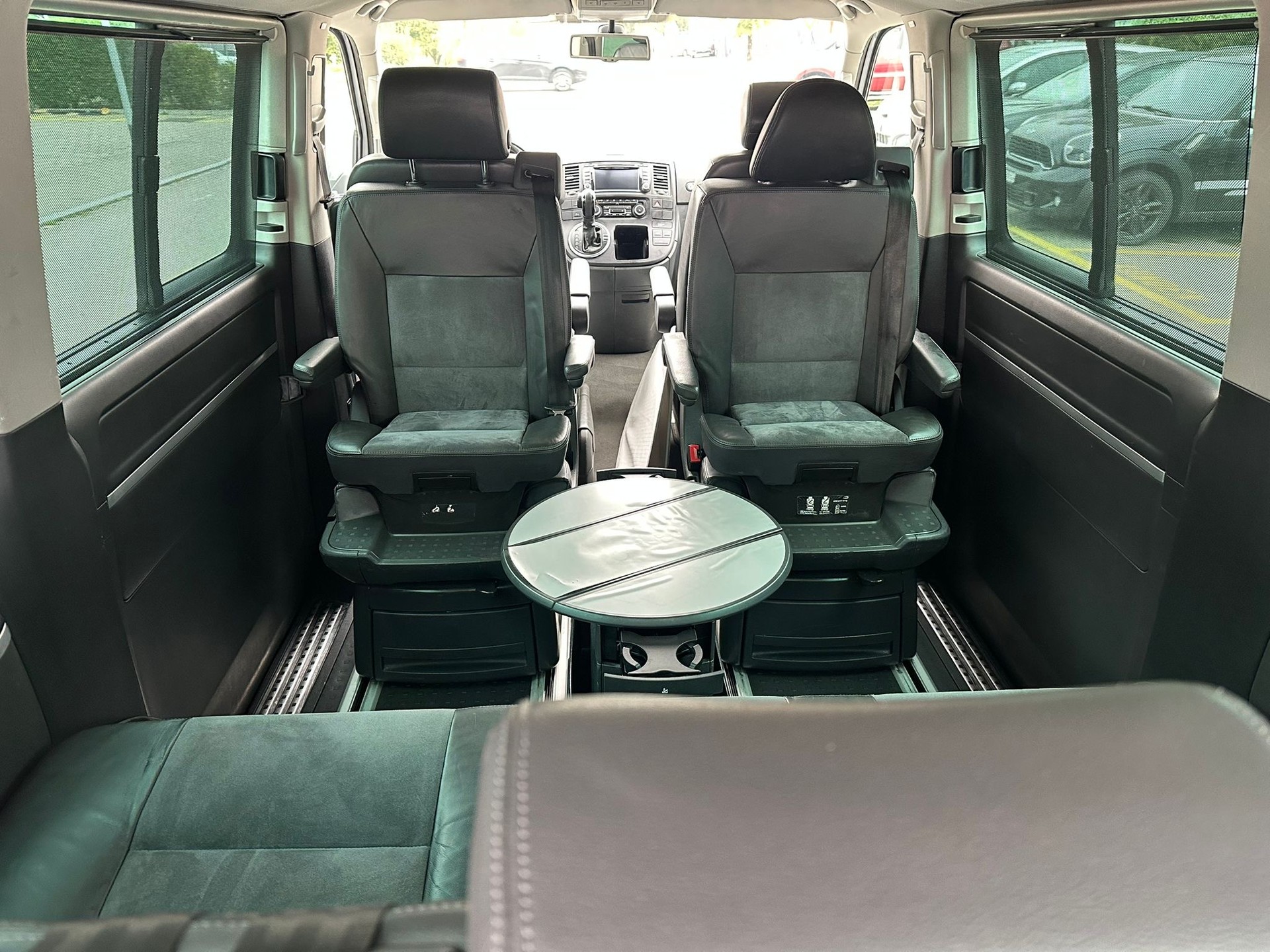 VW T5 Multivan 2.0 Bi-TDI CR Highline 4Motion DSG-image-9