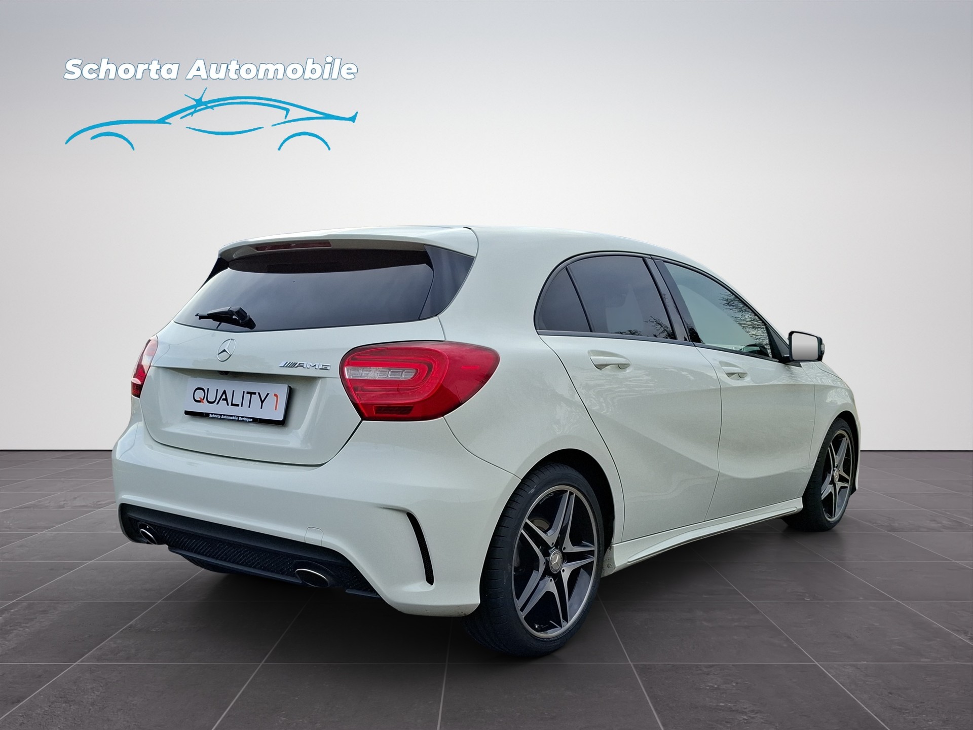 MERCEDES-BENZ A 180 AMG Line-image-4