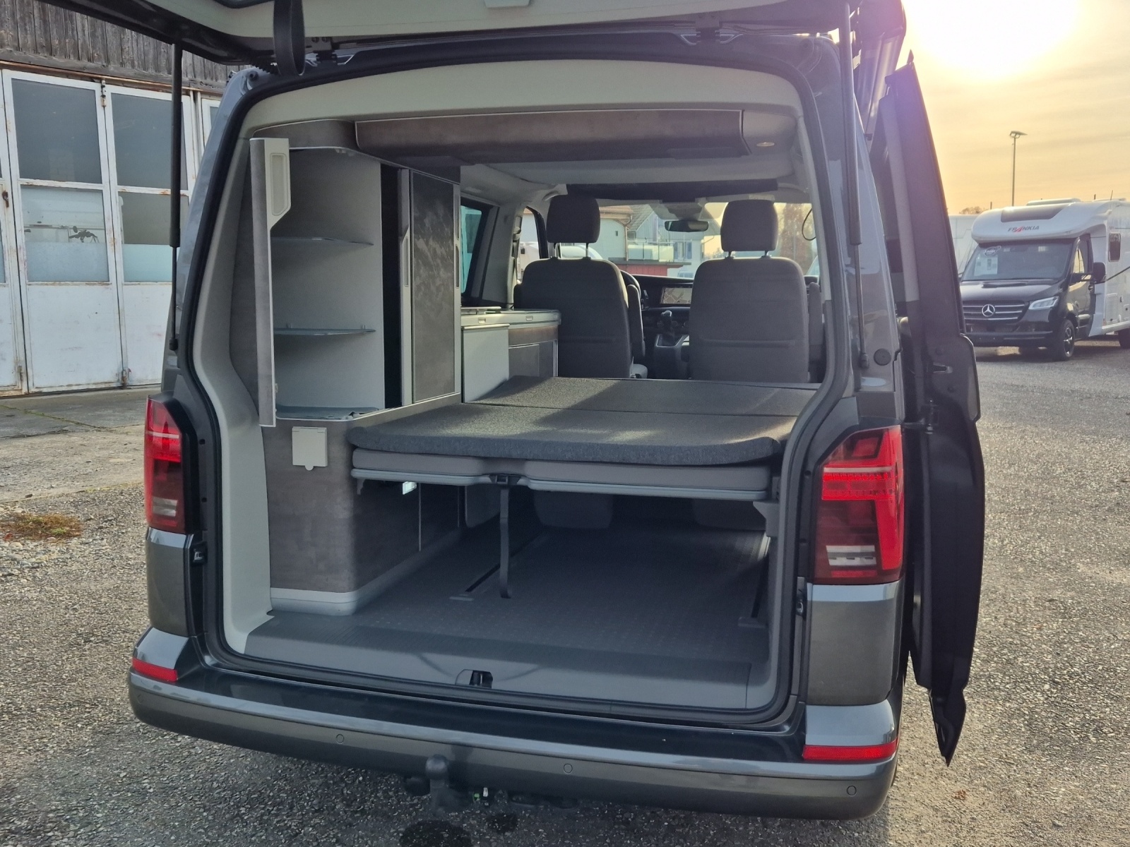 VW T6.1 California 2.0 TDI Ocean Liberty 4 Motion DSG-image-10