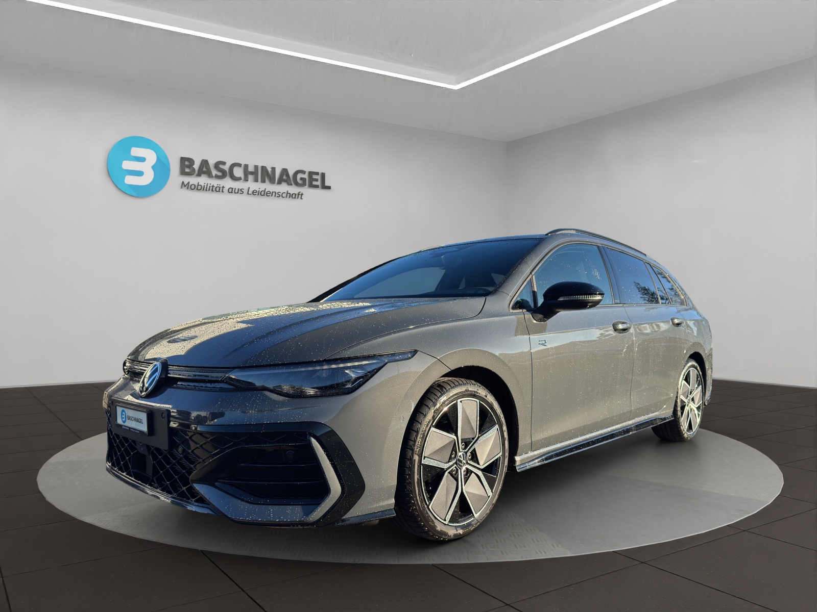VW Golf Variant 1.5 eTSI mHEV R-Line DSG-image-0