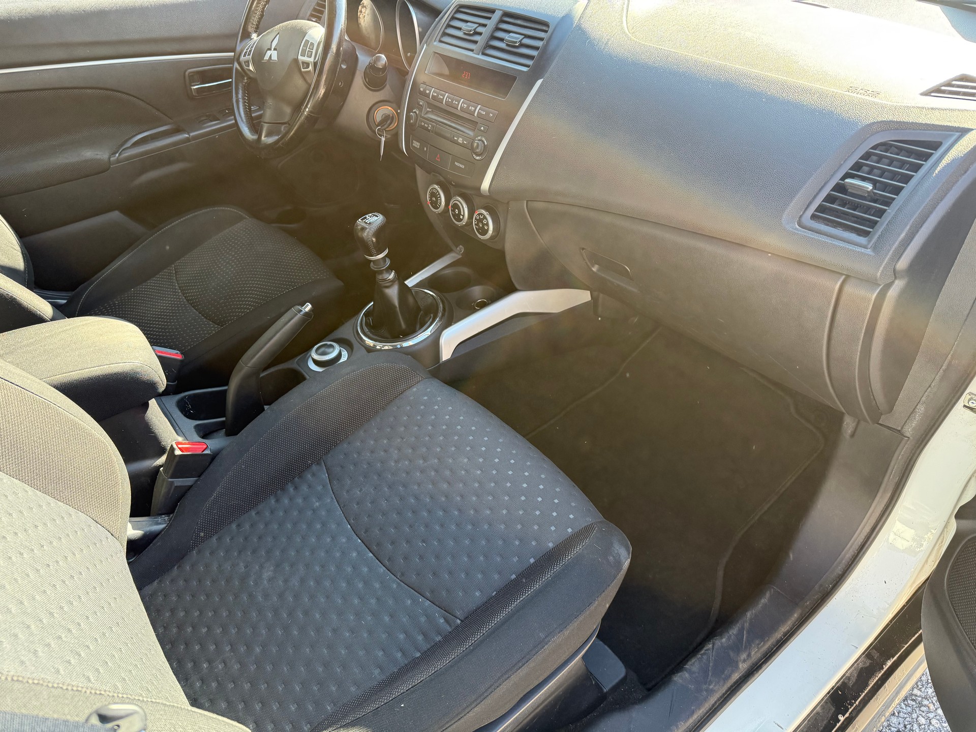 MITSUBISHI ASX 1.8 DID Intense 4WD-image-7
