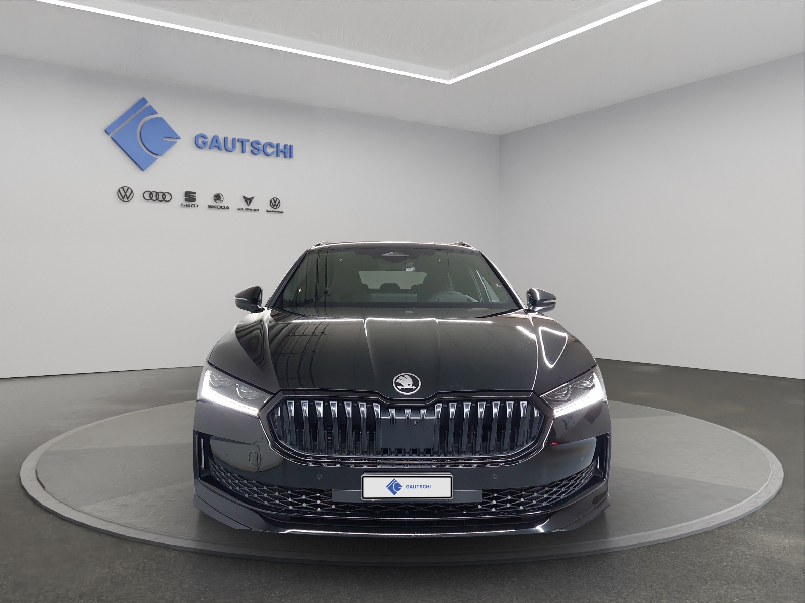 SKODA Superb Combi 2.0 TSI Sportline 4x4 DSG-image-4
