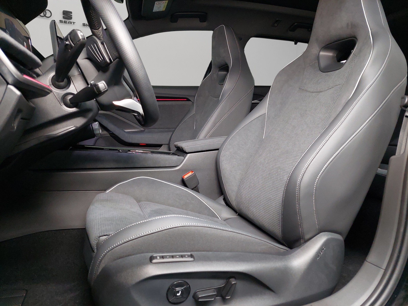 SKODA Superb Combi 2.0 TSI Sportline 4x4 DSG-image-5