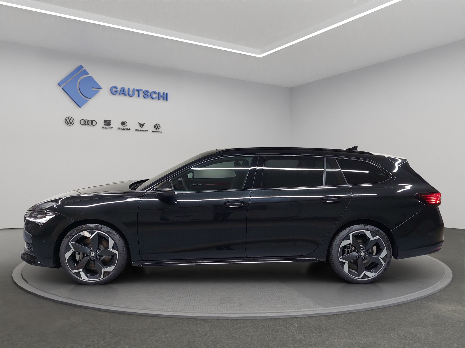 SKODA Superb Combi 2.0 TSI Sportline 4x4 DSG-image-1