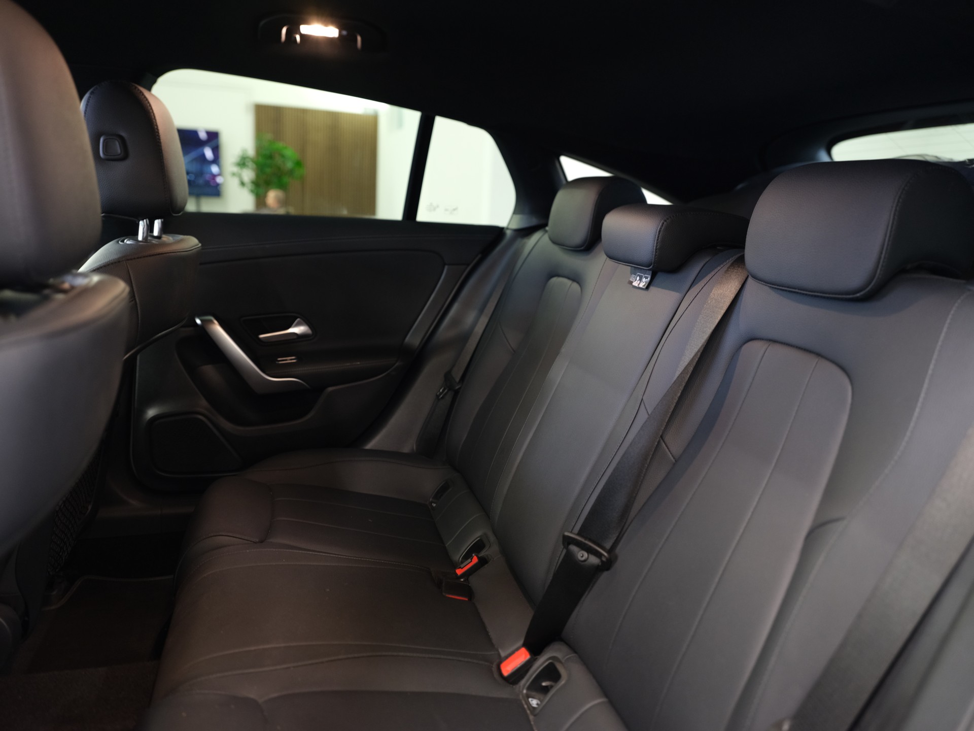 MERCEDES-BENZ CLA Shooting Brake 180 7G-DCT Progressive *Advantage Paket* *Park Paket*-image-25