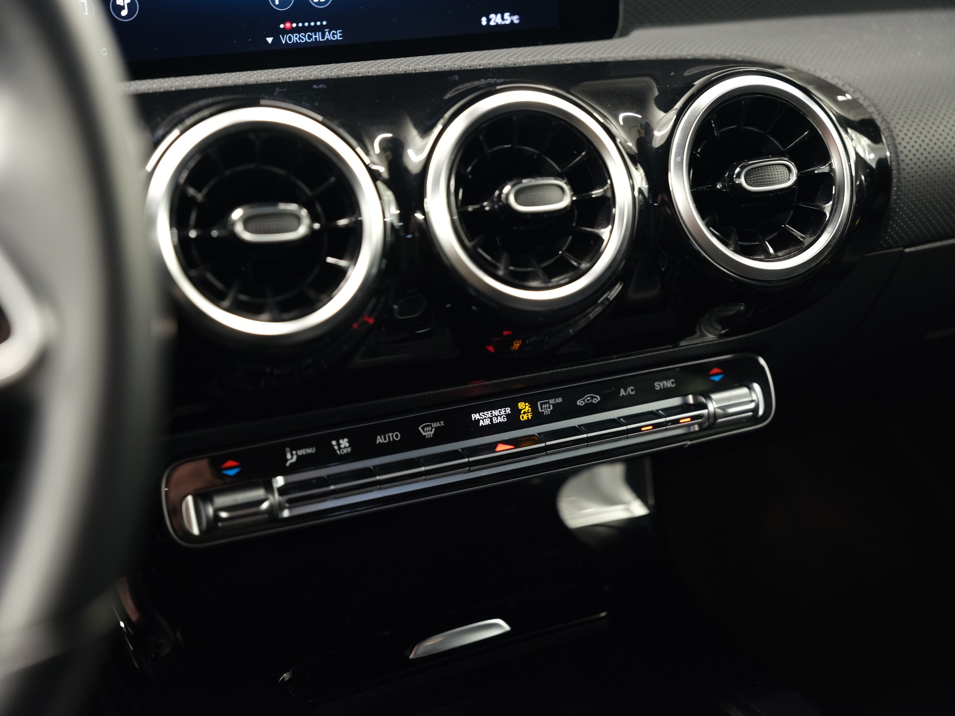 MERCEDES-BENZ CLA Shooting Brake 180 7G-DCT Progressive *Advantage Paket* *Park Paket*-image-21