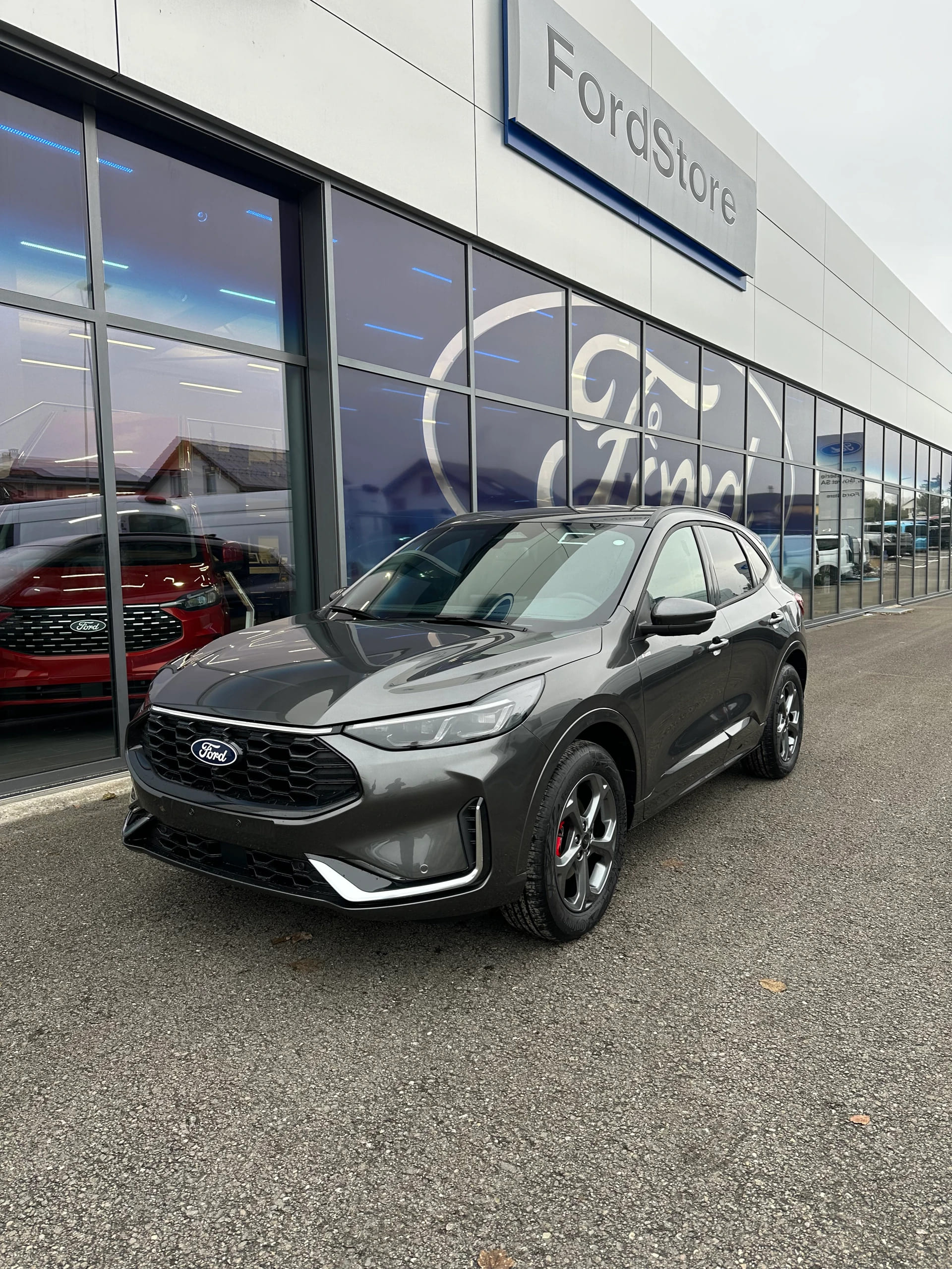 FORD Kuga 2.5 Hybrid ST-Line X 4x4 FHEV-image-1