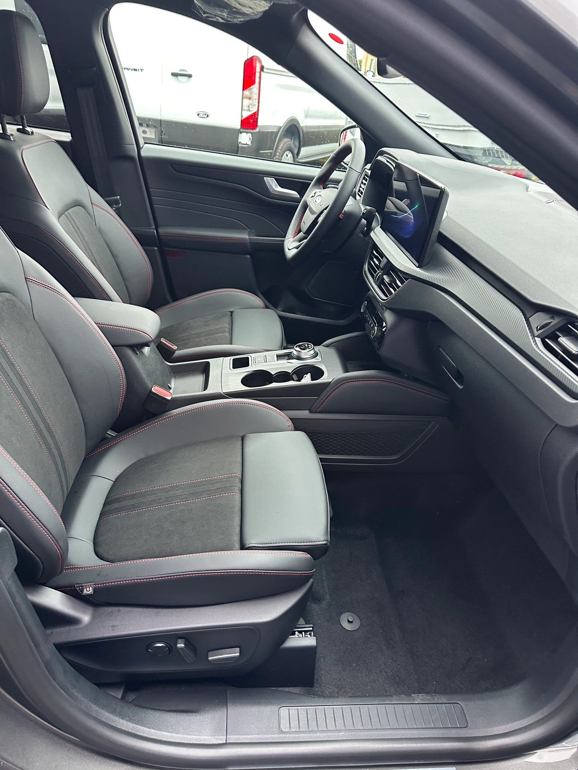 FORD Kuga 2.5 Hybrid ST-Line X 4x4 FHEV-image-13