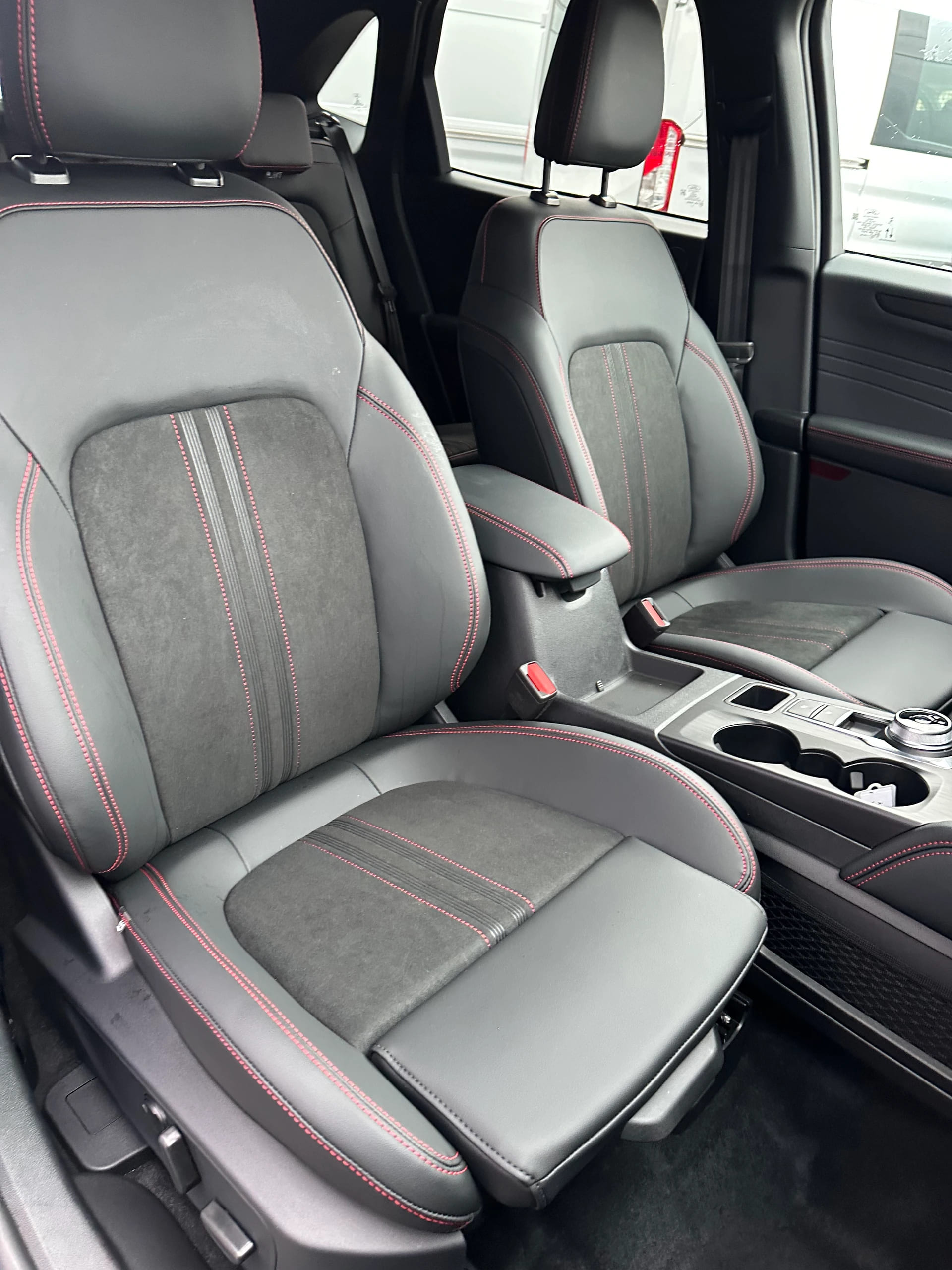 FORD Kuga 2.5 Hybrid ST-Line X 4x4 FHEV-image-10