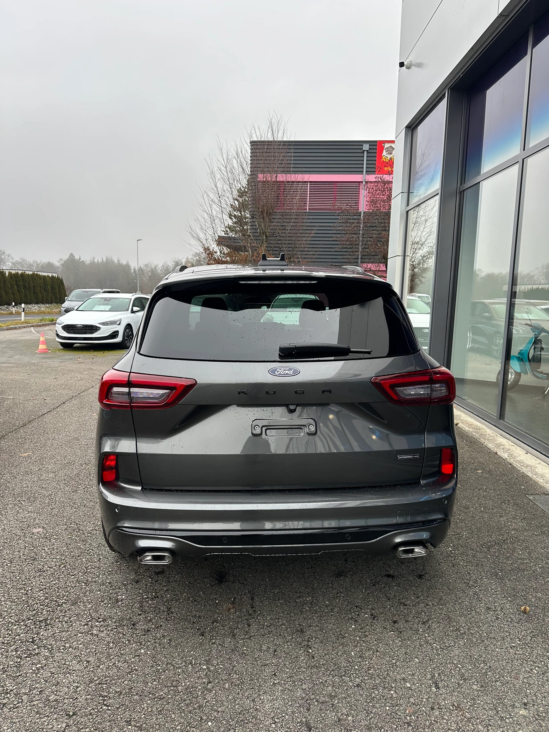 FORD Kuga 2.5 Hybrid ST-Line X 4x4 FHEV-image-4