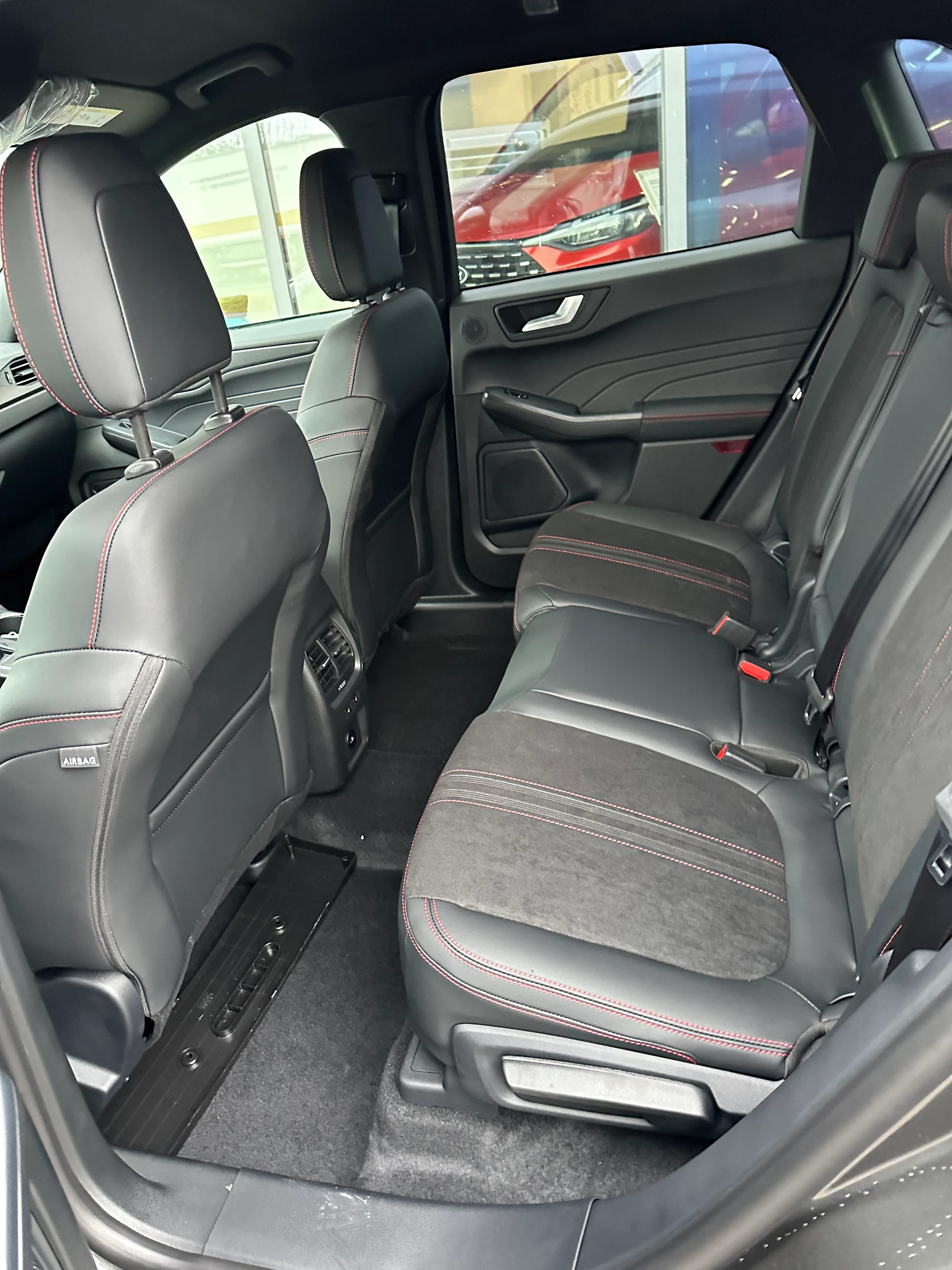 FORD Kuga 2.5 Hybrid ST-Line X 4x4 FHEV-image-11