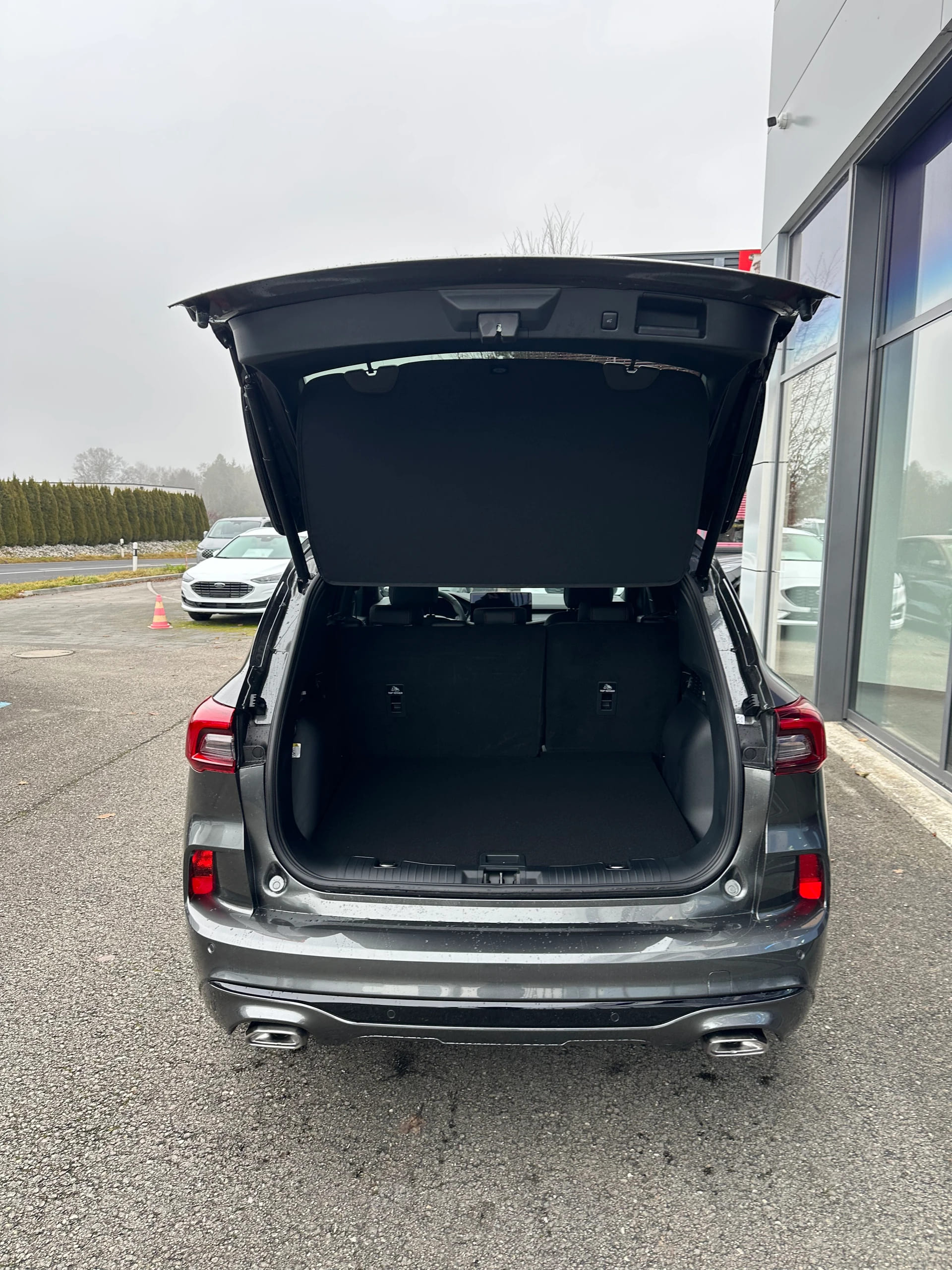 FORD Kuga 2.5 Hybrid ST-Line X 4x4 FHEV-image-5