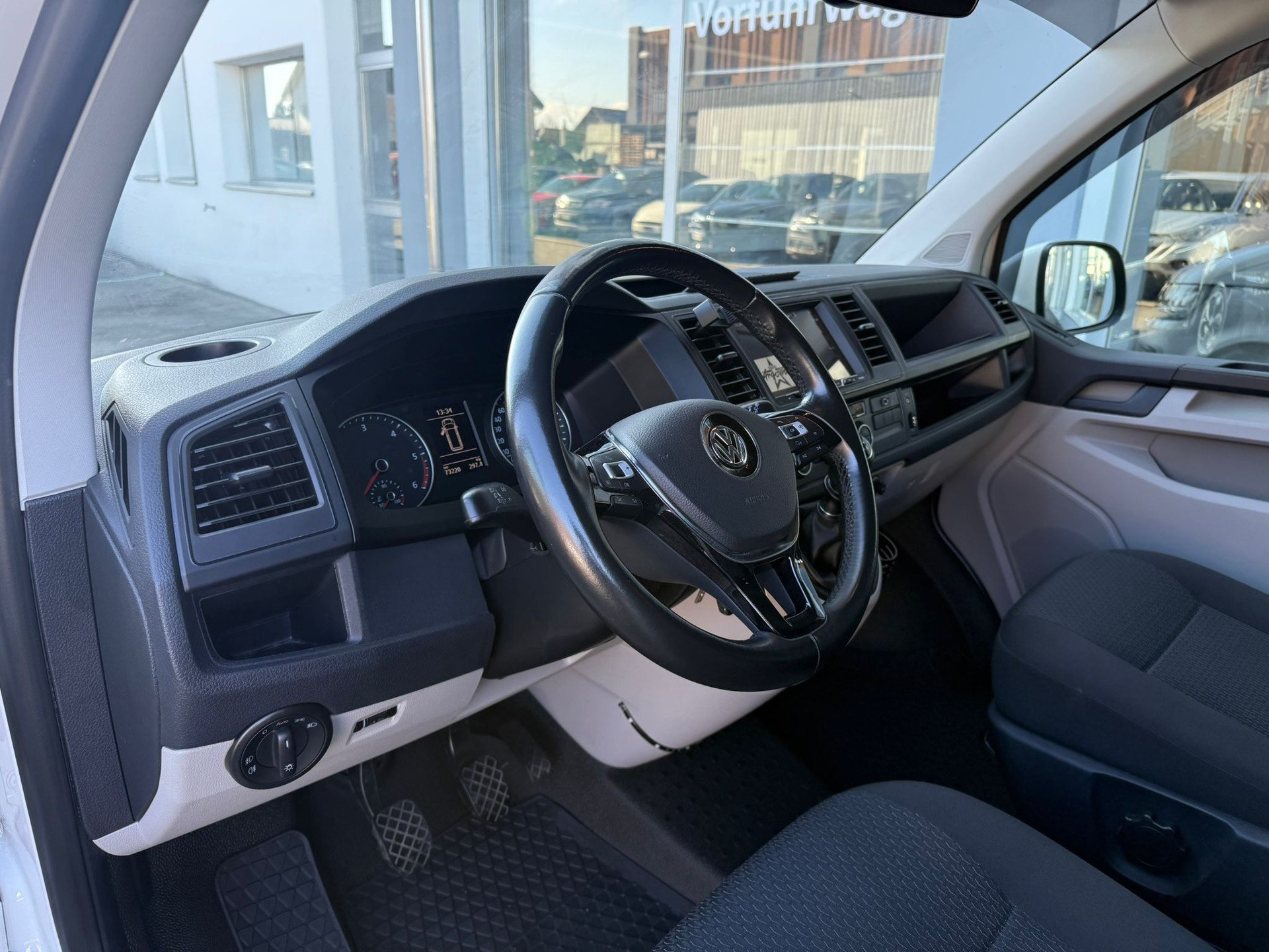 VW T6 2.0 TDI-image-6