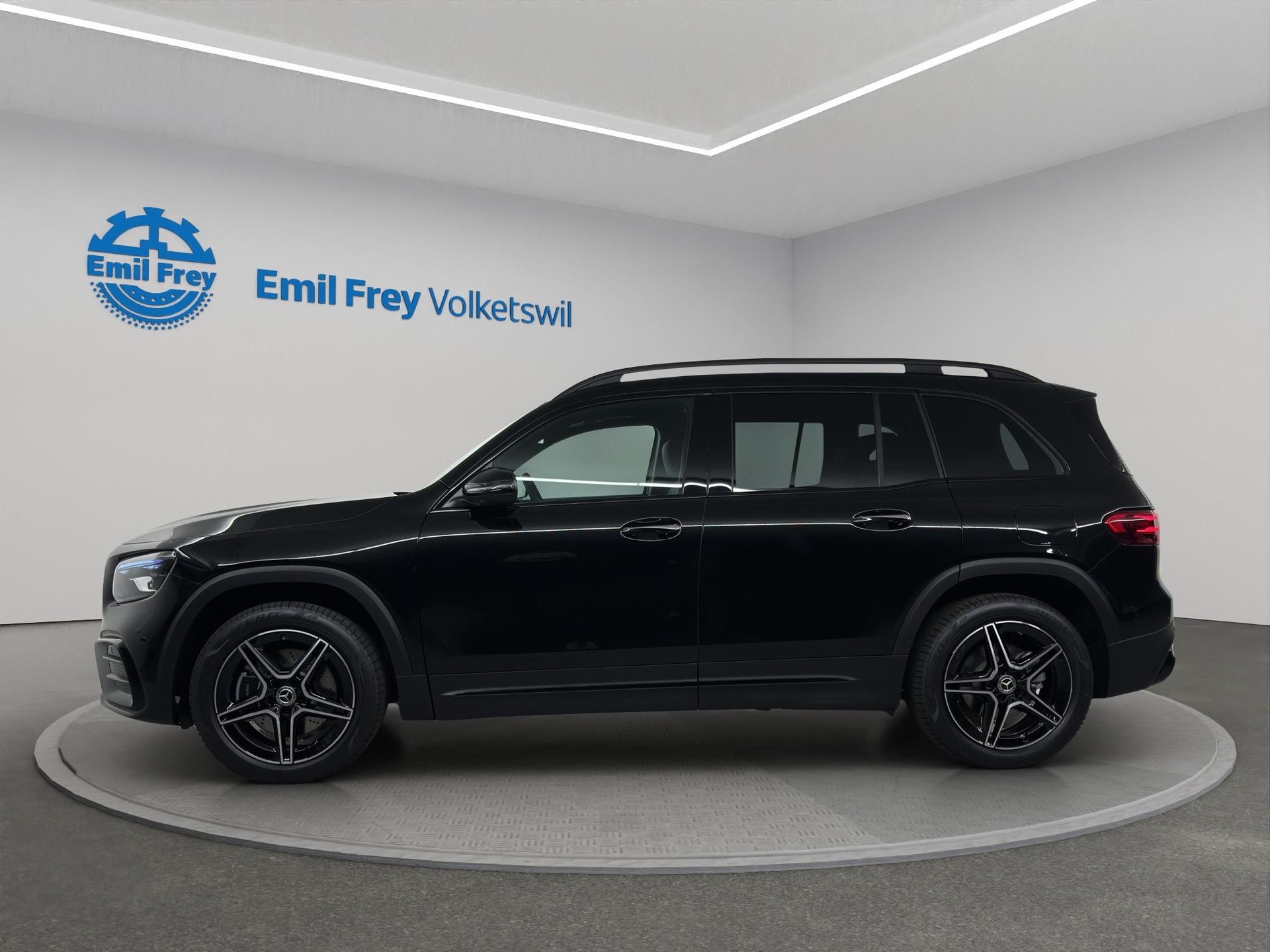 MERCEDES-BENZ GLB 250 AMG Line 4matic-showroom-element-1