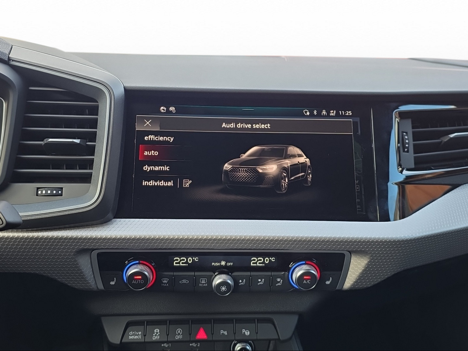 AUDI A1 Sportback 40 TFSI S Line S-tronic-image-9