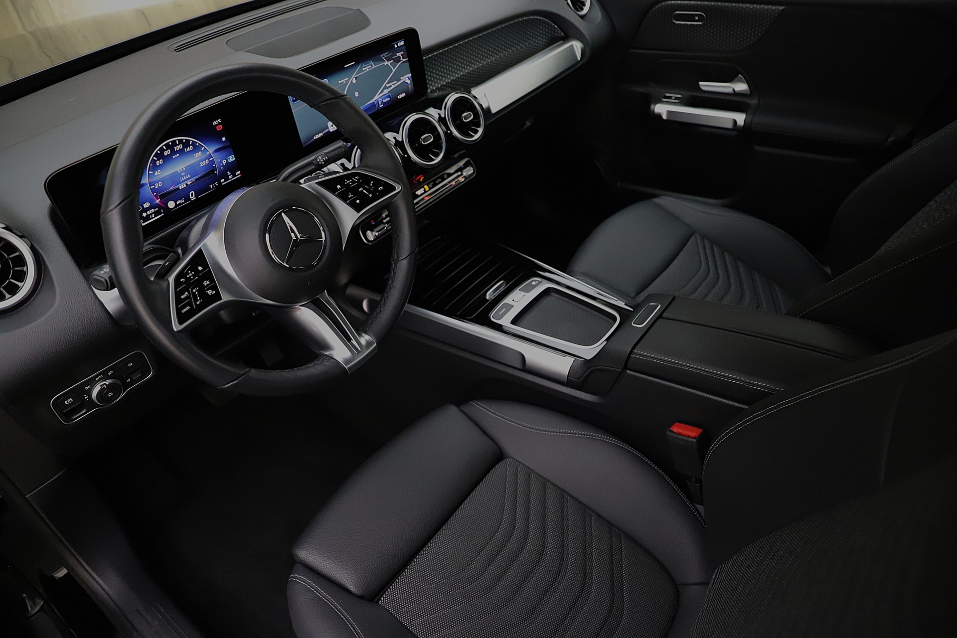 MERCEDES-BENZ GLB 220 d 4Matic 8G-Tronic Progressive Advance-image-4
