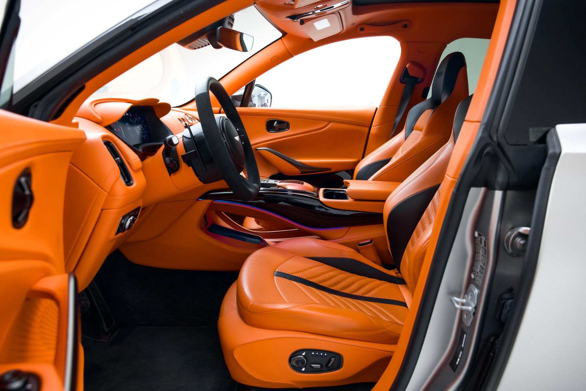ASTON MARTIN DBX 707 4.0 V8-image-20